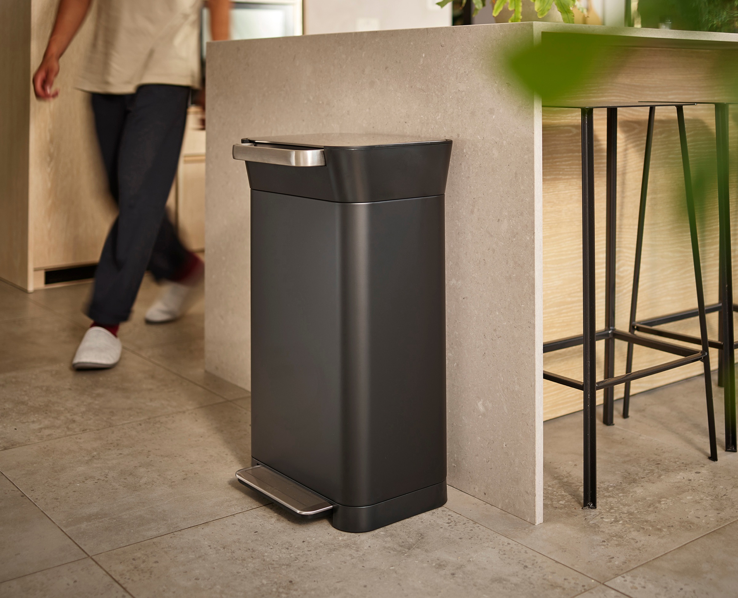 Joseph Joseph Mülleimer »Titan 30l-Müllpresse« patentiertes, hygienisches System zur Komprimierung von Abfall