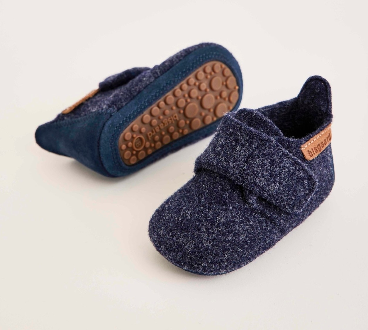 Bisgaard Hausschuh »Bisgaard Baby Wool«, Wagenschuh, Babyschuh, Schlupfschuh mit Klettverschluss