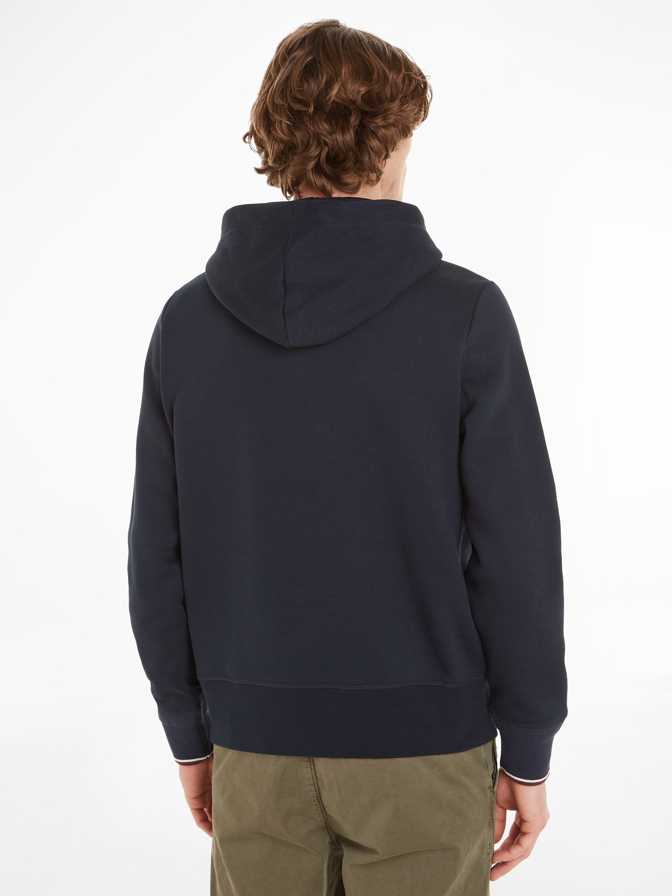 Tommy Hilfiger Hoodie »TOMMY LOGO TIPPED HOODY«, Tommy-Tape innen am Ausschnitt, Flag-Stickerei am Ärmel