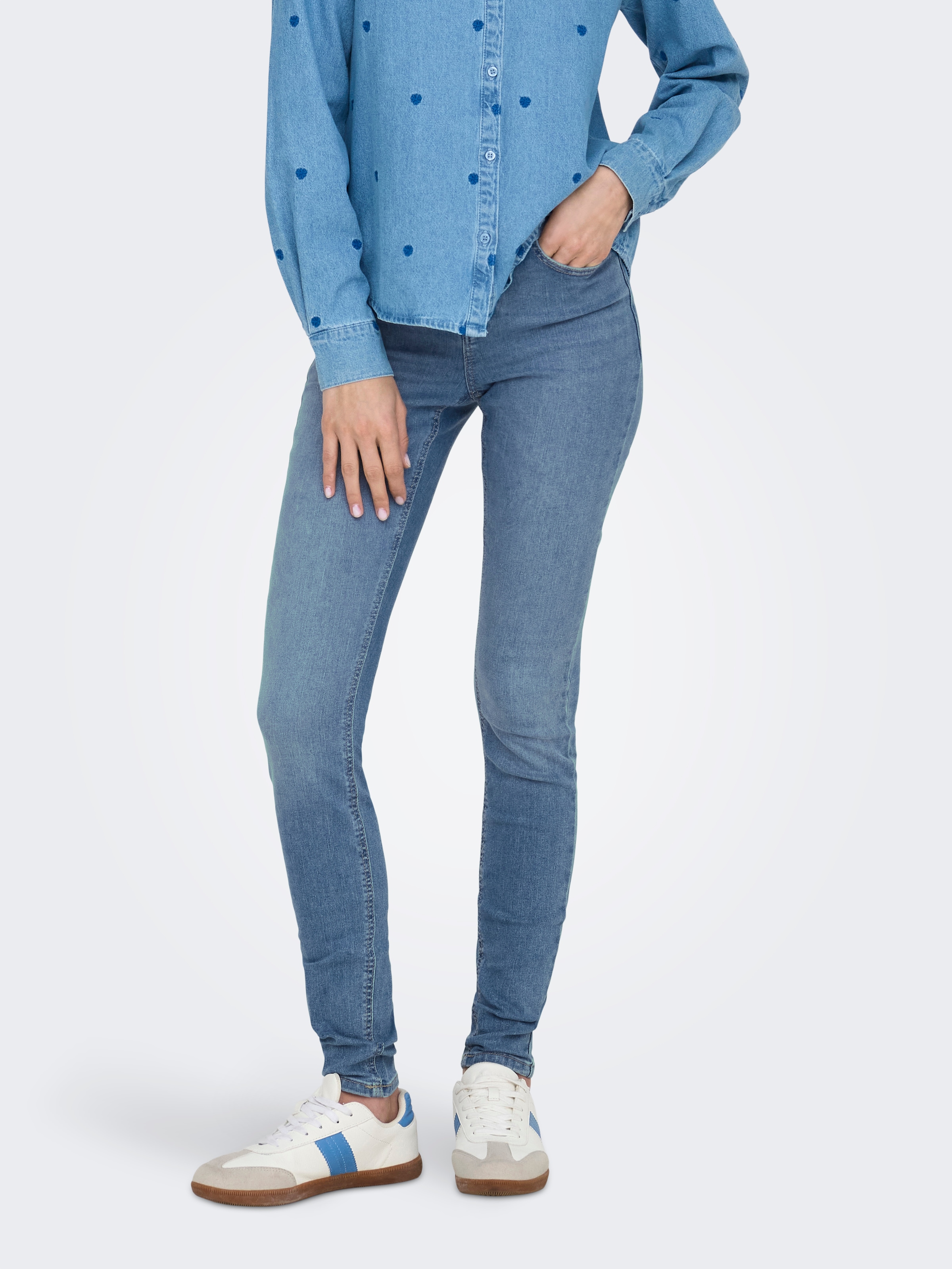 ONLY Skinny-fit-Jeans "ONLWAUW MID WAIST SK VIS BUT DNM" günstig online kaufen