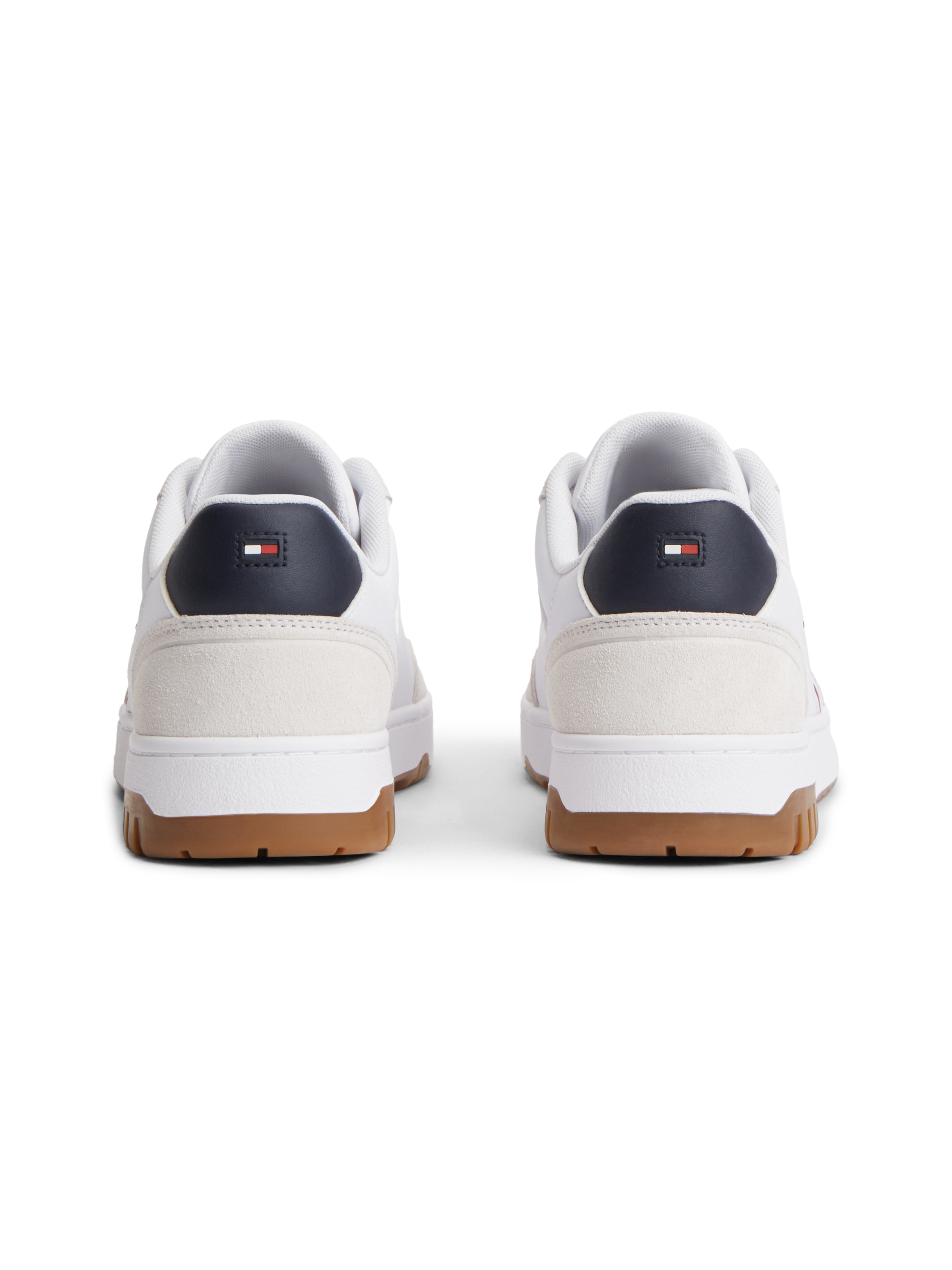 Tommy Hilfiger Sneaker »TH BASKET CORE LEATHER SUEDE MIX«  Halbschuh, Freizeitschuh, Schnürschuh mit Lochmuster, im Basket-Look