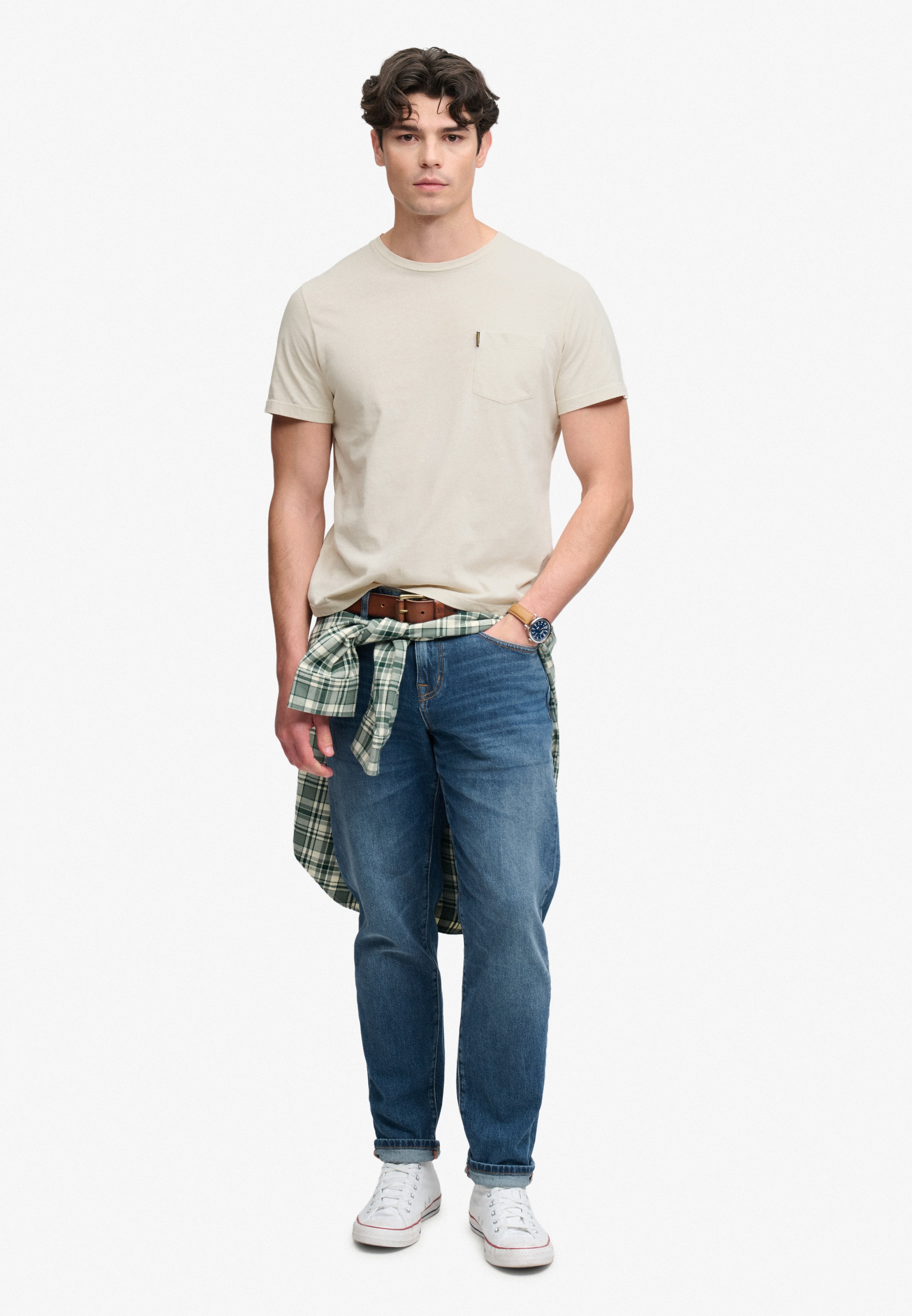 Superdry Rundhalsshirt »CLASSIC ESSENTIAL POCKET TEE« mit stylischer, aufgesetzter Brusttasche