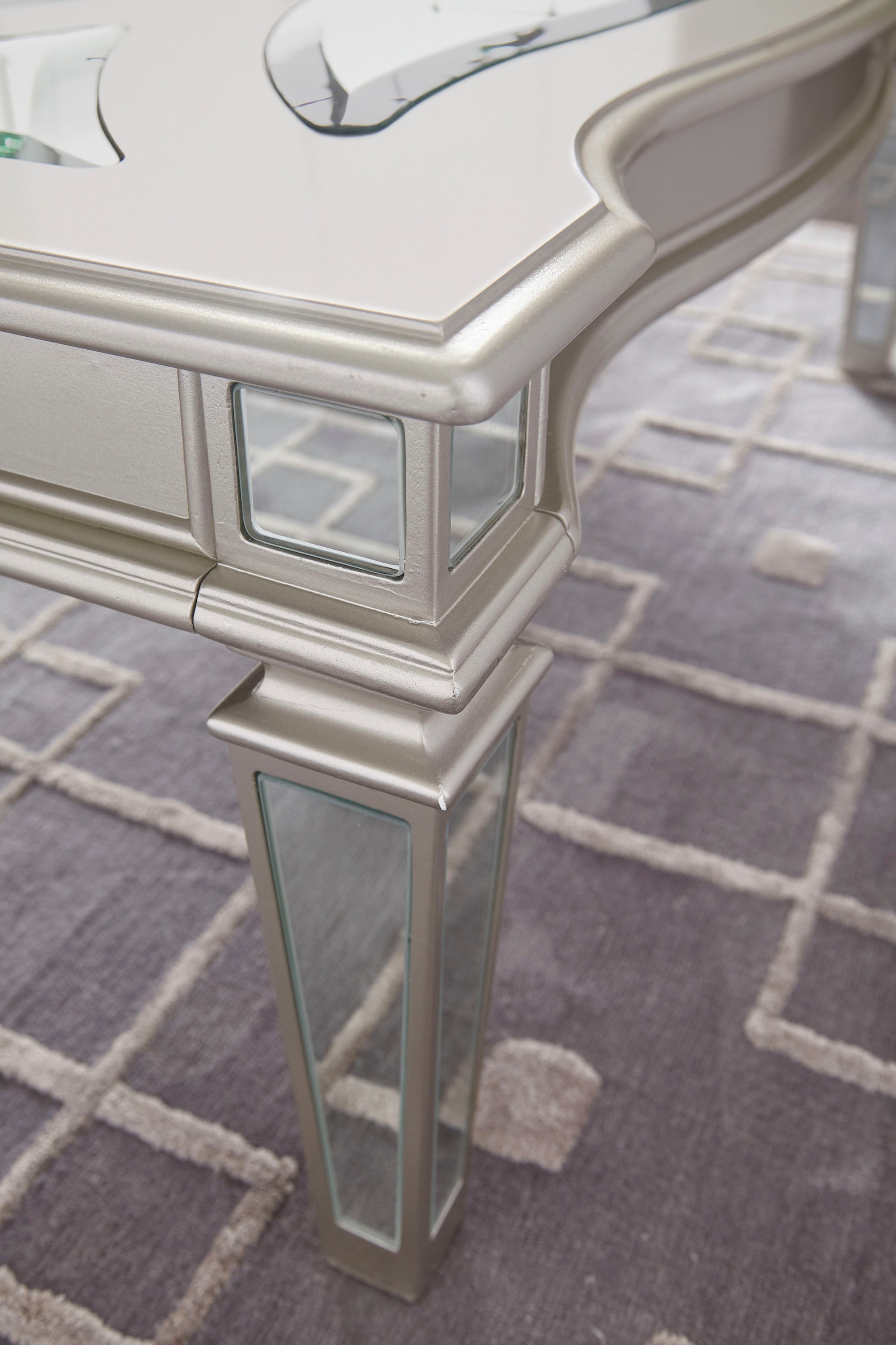 Leonique Couchtisch »Tessani«, Couchtisch, mattsilber, Spiegelinlays, Mosaikplatte, 122x66x47