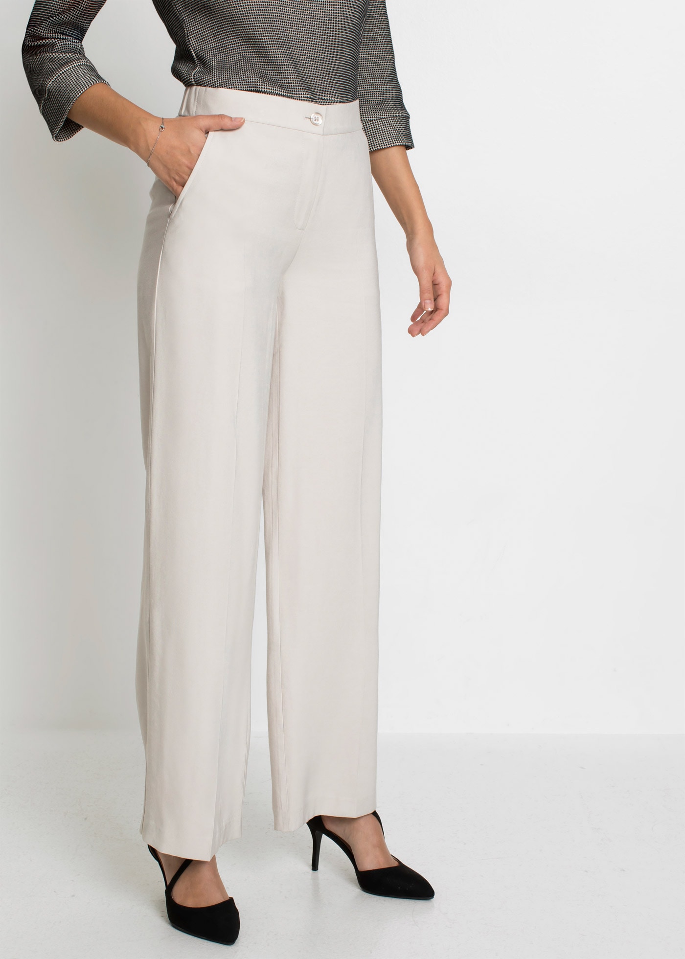 bonprix Stoffhose »Leichte Marlenehose mit Viskose«  Marlenehose, Loose Fit, weites Bein, femininer Stil