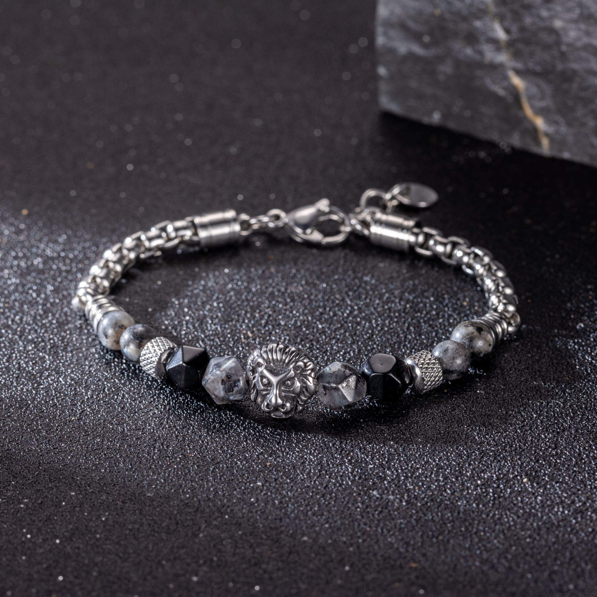 Firetti Armband »Schmuck Geschenk Edelstahl Armschmuck Venezianerkette Löwenkopf«, mit Agate, Labradorit