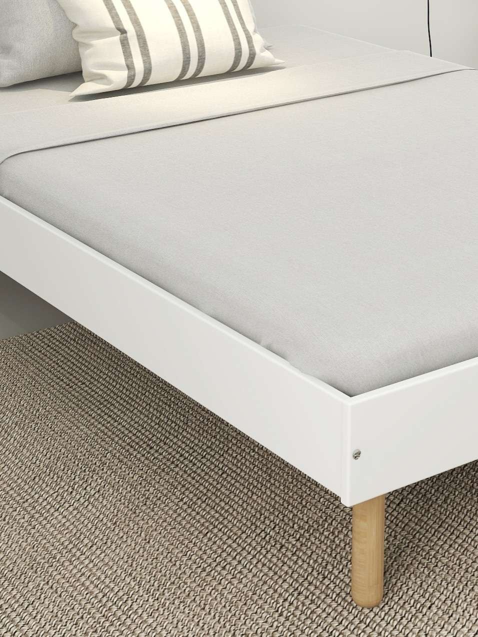 OTTO home Bett »Dagmar, Bettgestell, Futonbett, Füße aus Massivholz«, (140cm Liegefläche), mit festen Latten aus massiver Kiefer, belastbar mit 200KG