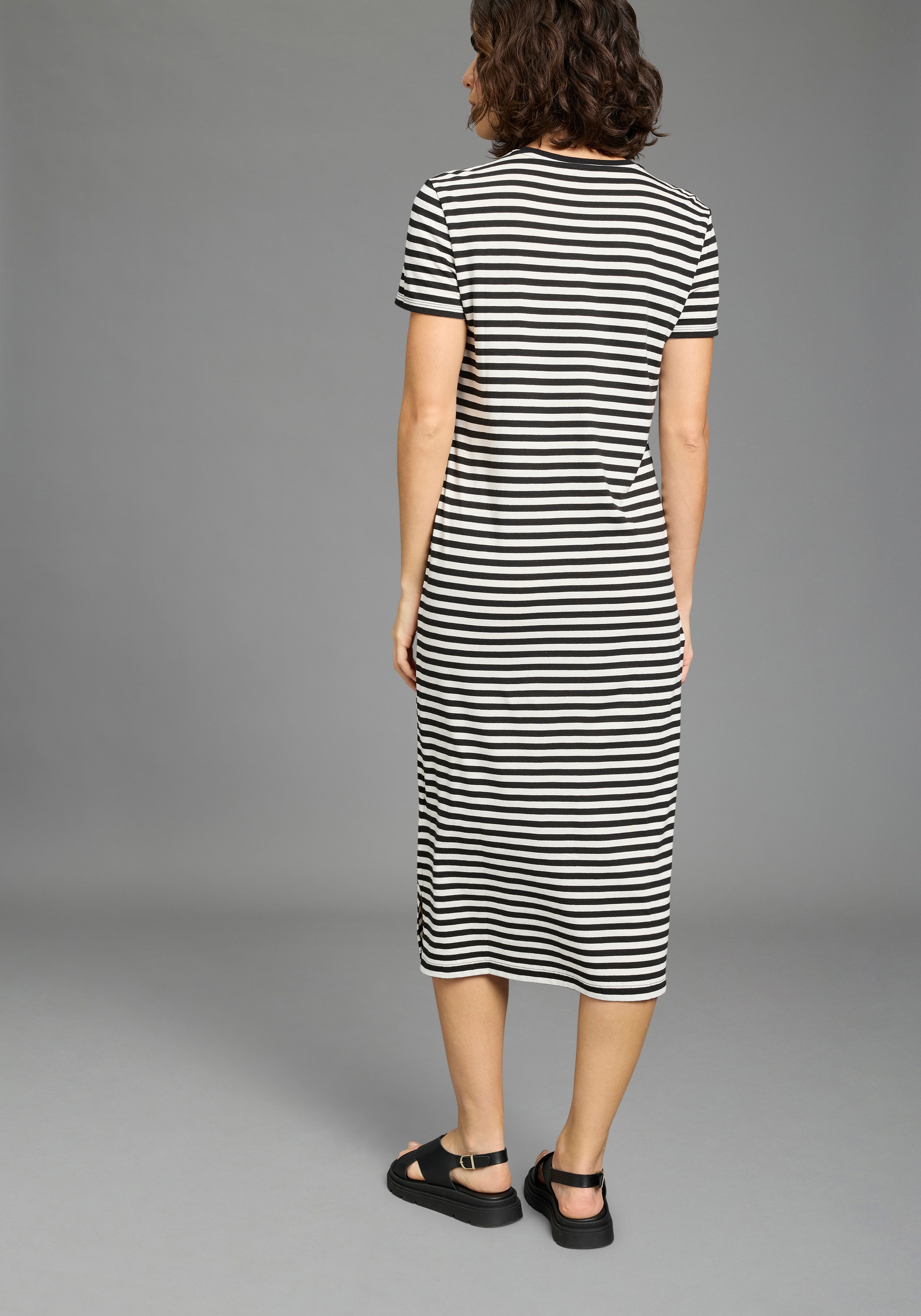 Flashlights Shirtkleid wadenlange Schnittform, aus Single Jersey, mit gestreifter Optik