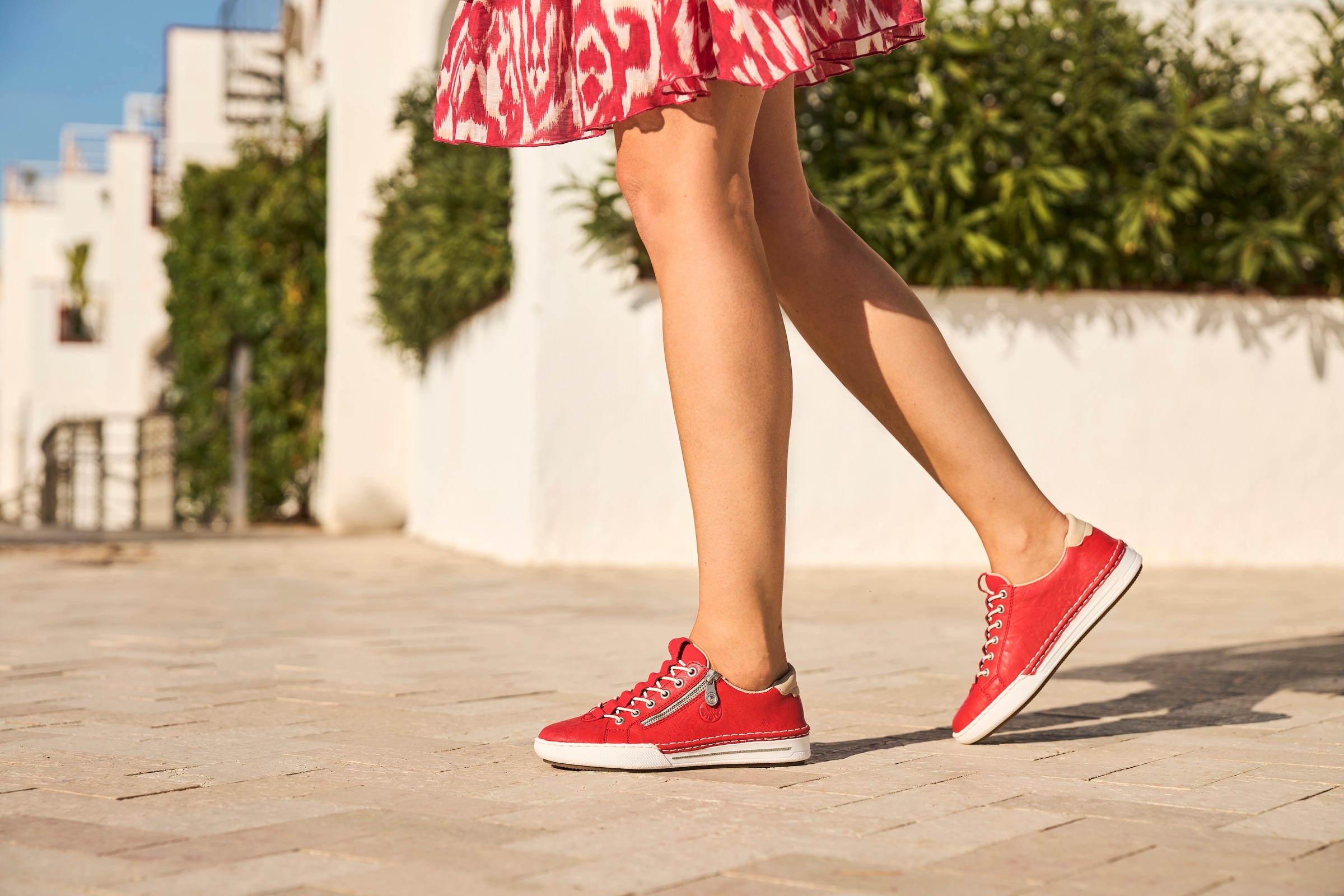 Thumbnail - Rieker Slip-On Sneaker, Slipper, Schlupfschuh, Halbschuh, Freizeitschuh in schmaler Form