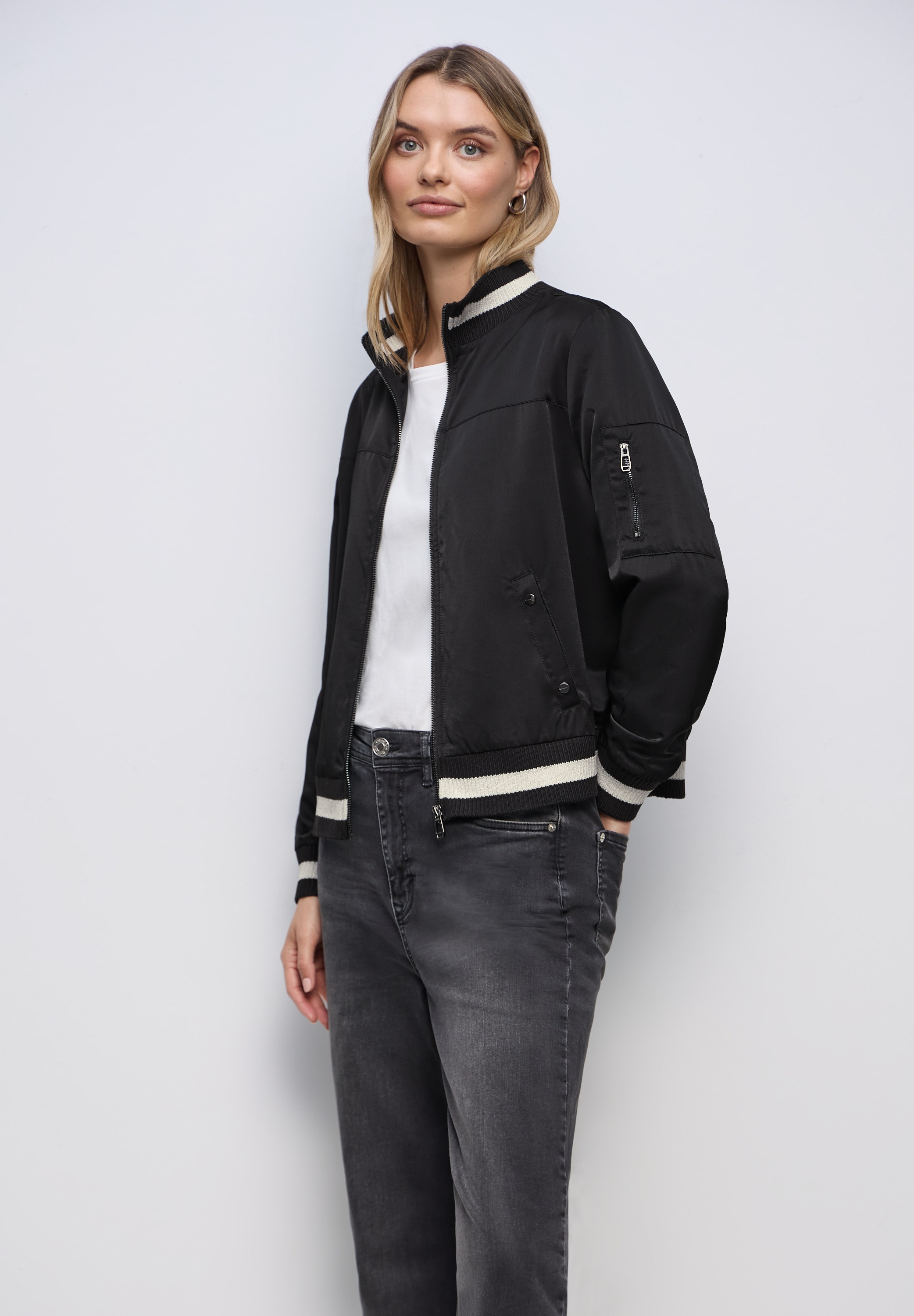 STREET ONE Blouson ohne Kapuze aus satinierter Viskose günstig online kaufen