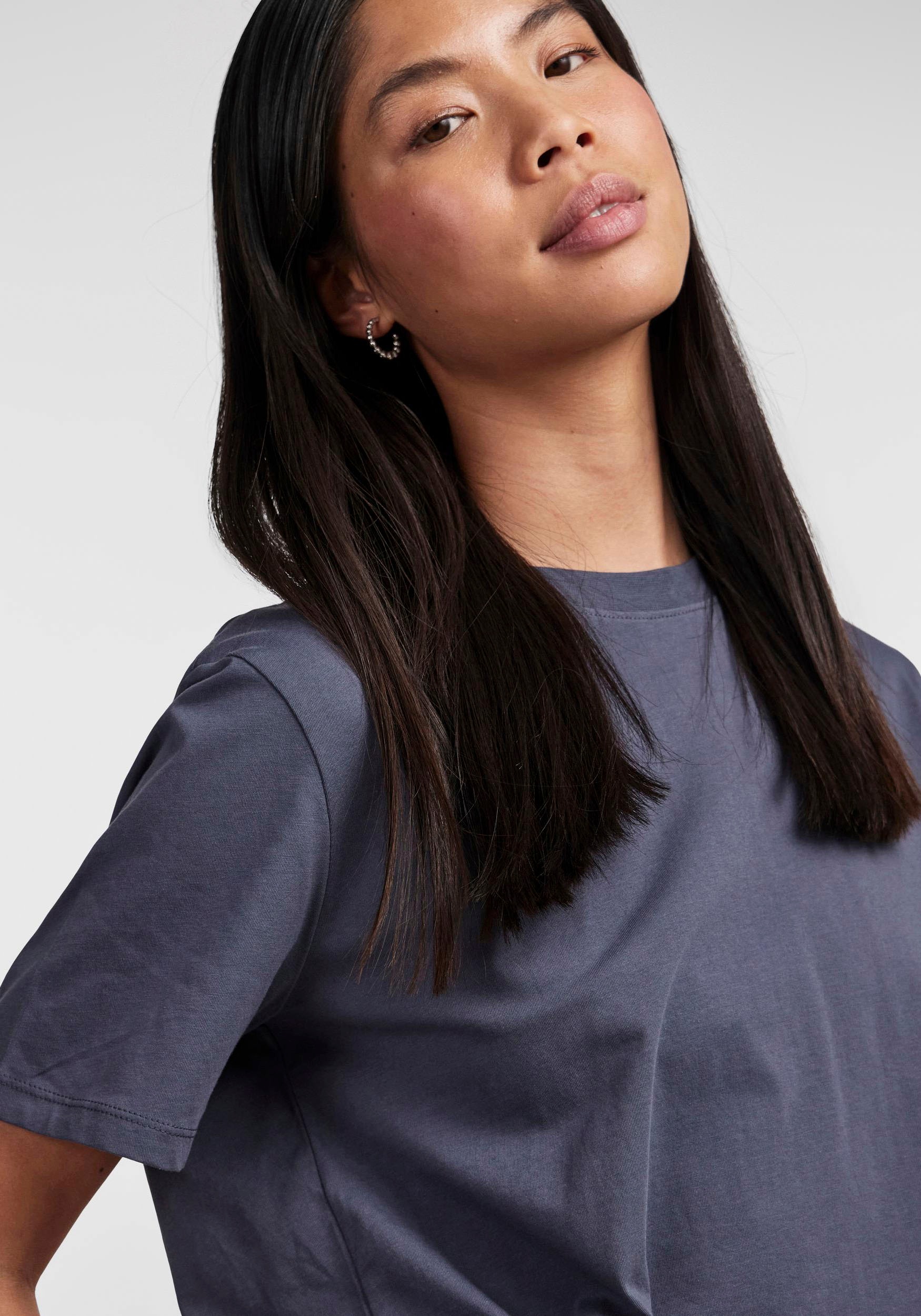 pieces Rundhalsshirt "PCRIA SS SOLID TEE NOOS BC" günstig online kaufen