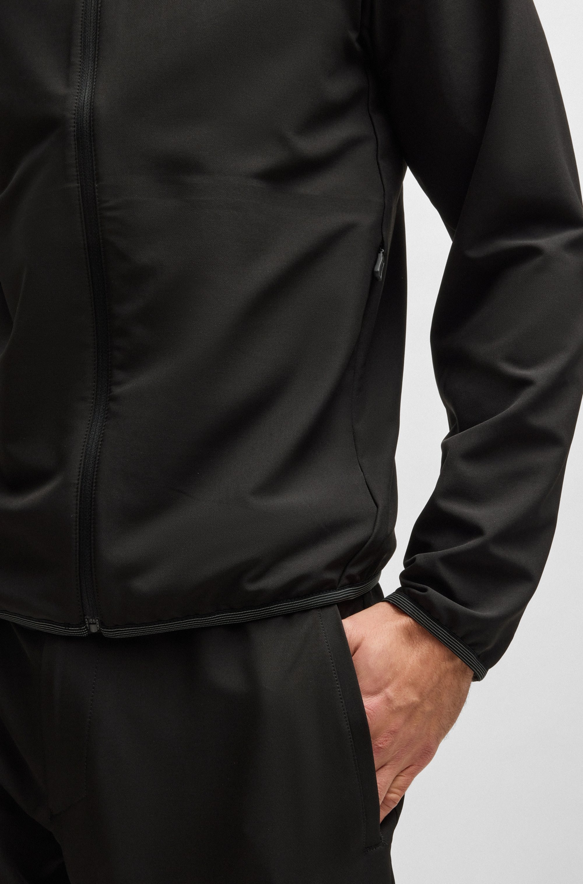 BOSS GREEN Funktionsjacke »L_Commuter«, mit Kapuze, mit gummiertem Markenlabel