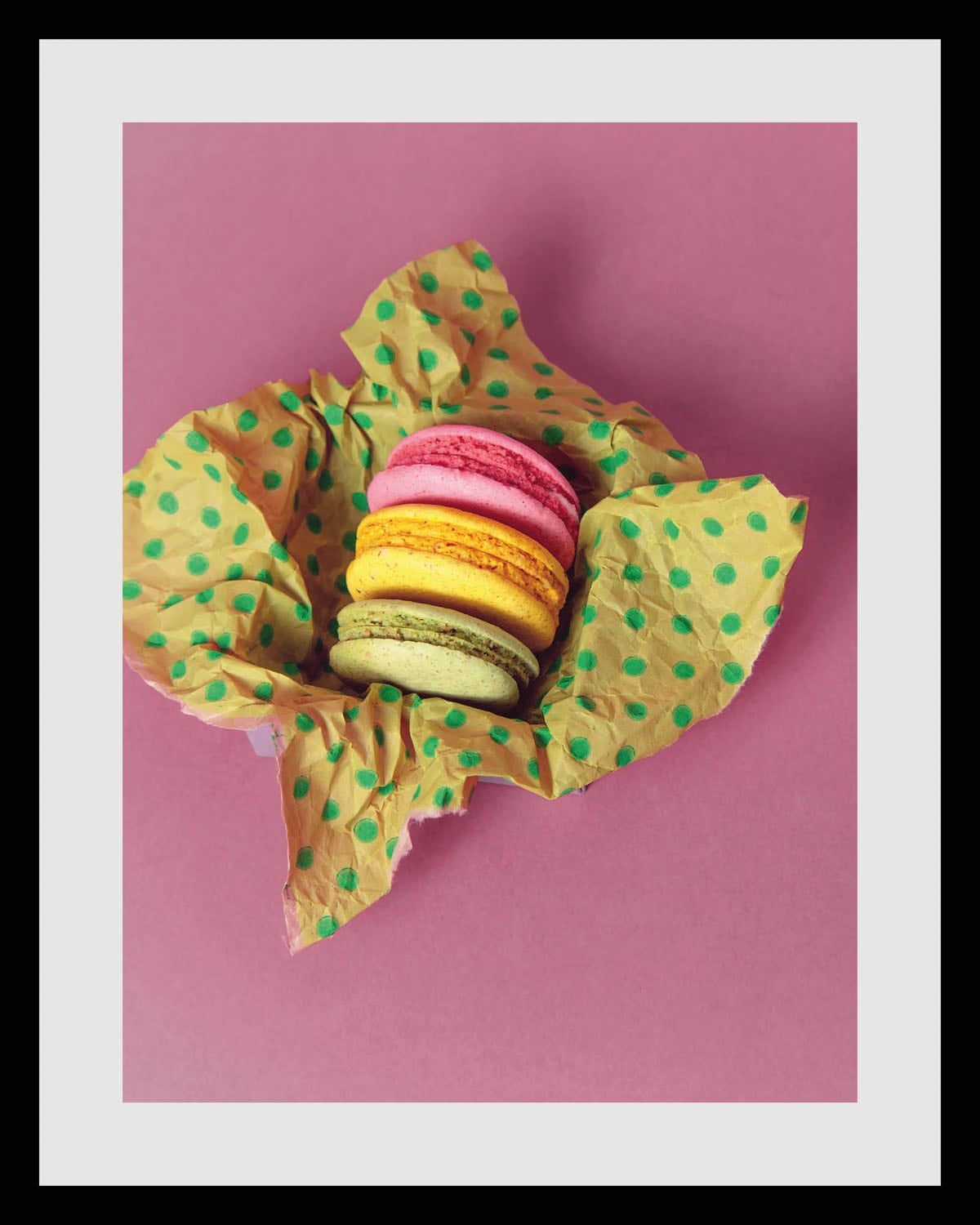 queence Bild »Macarons«, Essen-Lebensmittel-Kunst-Art-Süßigkeiten-Süßspeisen, (1 St.), HD Premium Poster-Druck inkl. Holzrahmen