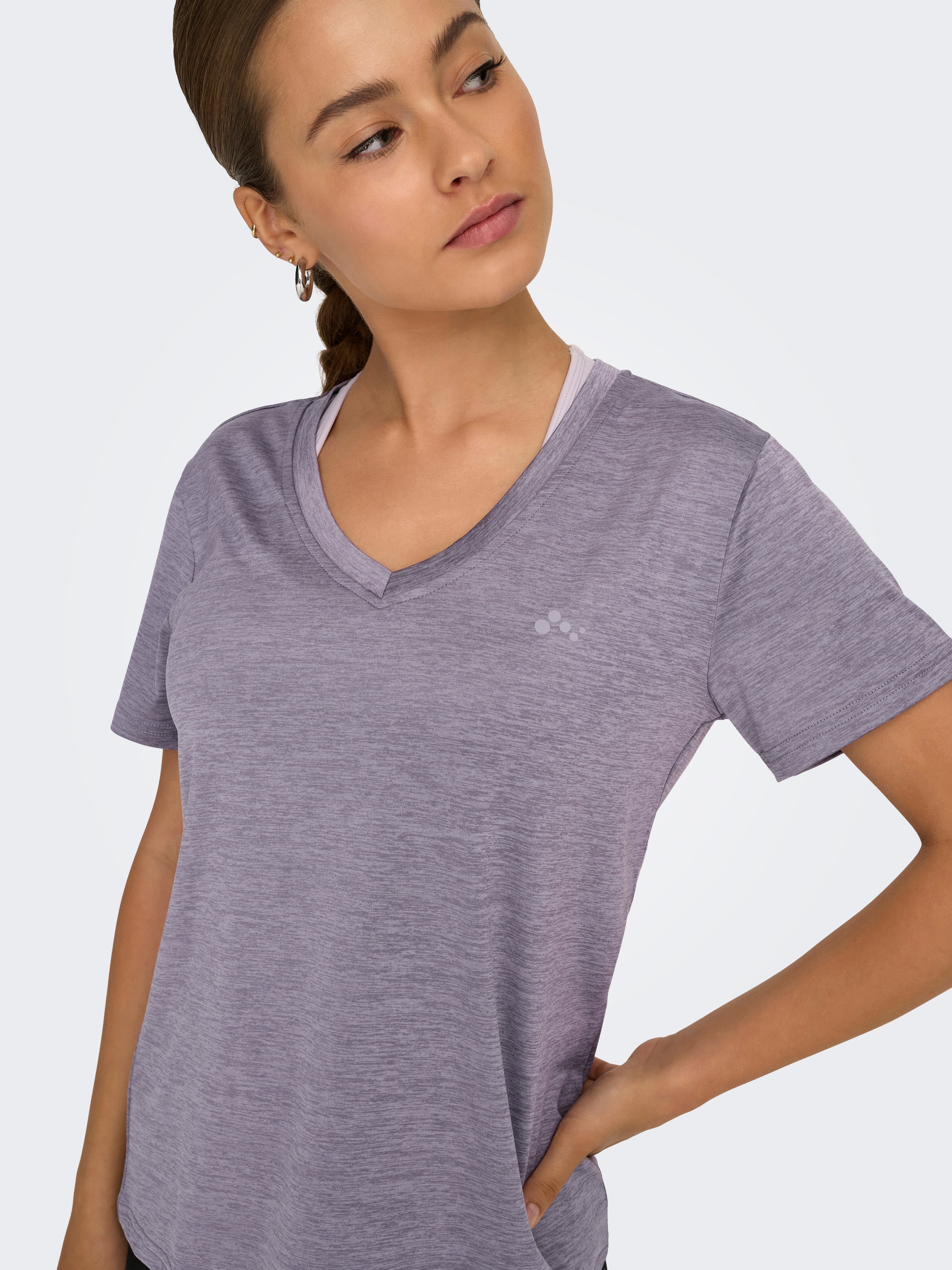 Thumbnail - ONLY Play Trainingsshirt "ONPCORE LIFE VN SS REG TEE NOOS" mit reflektierenden Details