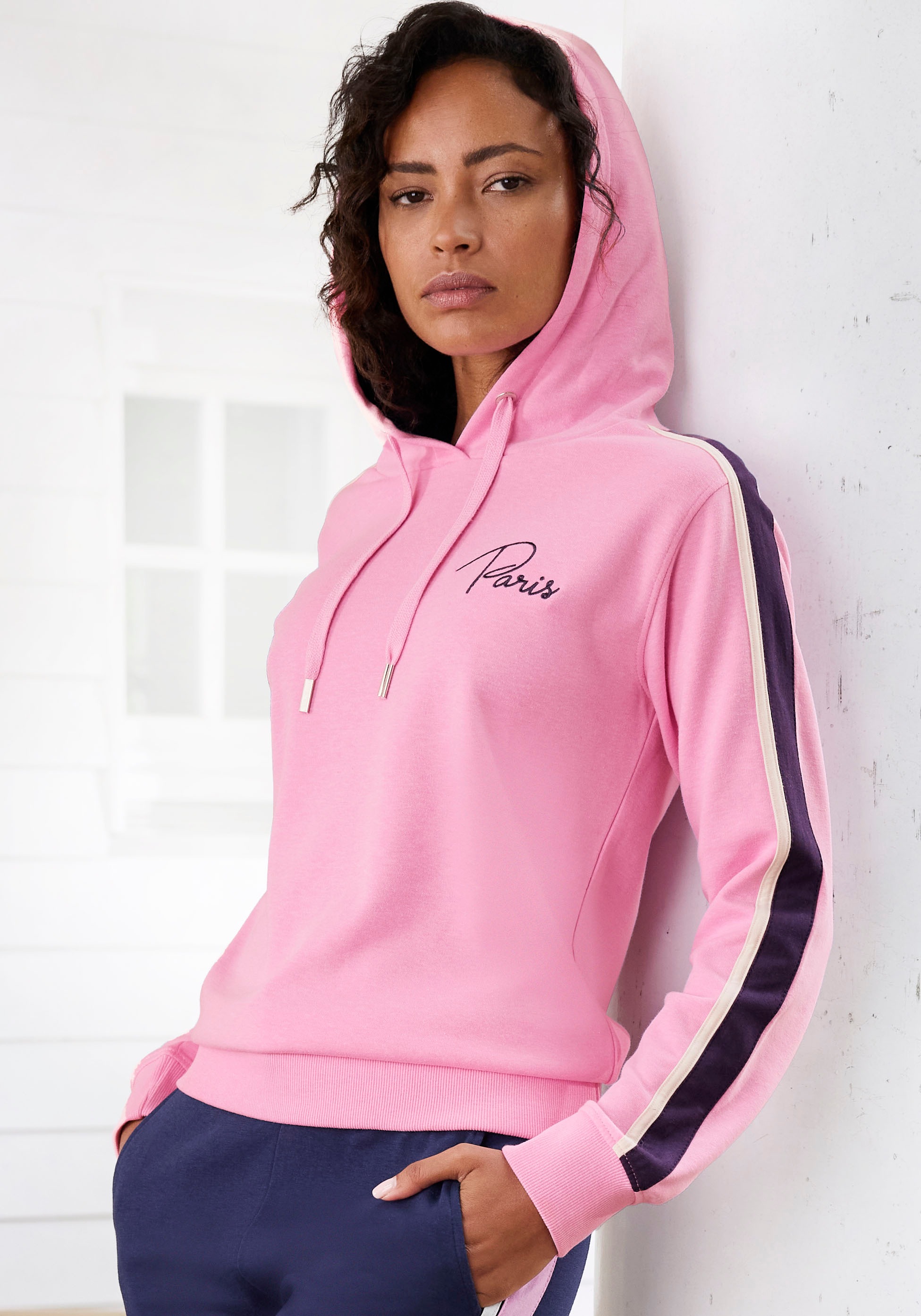 Vivance Hoodie 1 Stk. tlg. Hoodie mit Kontrast Einsätzen, Loungeanzug günstig online kaufen