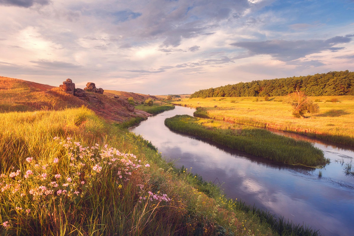 Papermoon Fototapete »Fluss durch Landschaft«