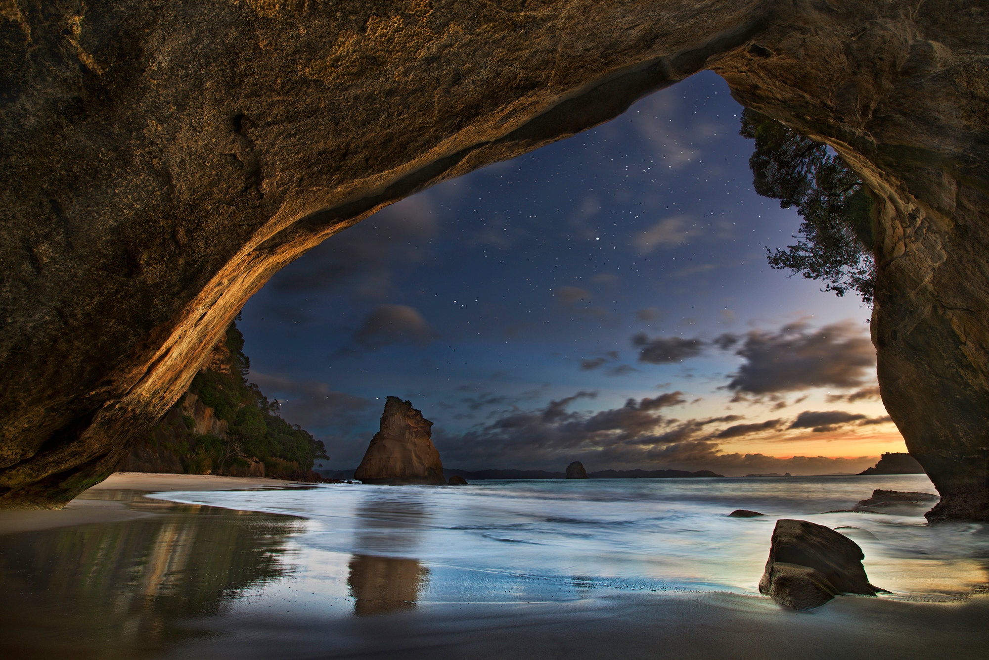 Papermoon Fototapete "Photo-Art YAN ZHANG, CATHEDRAL COVE"