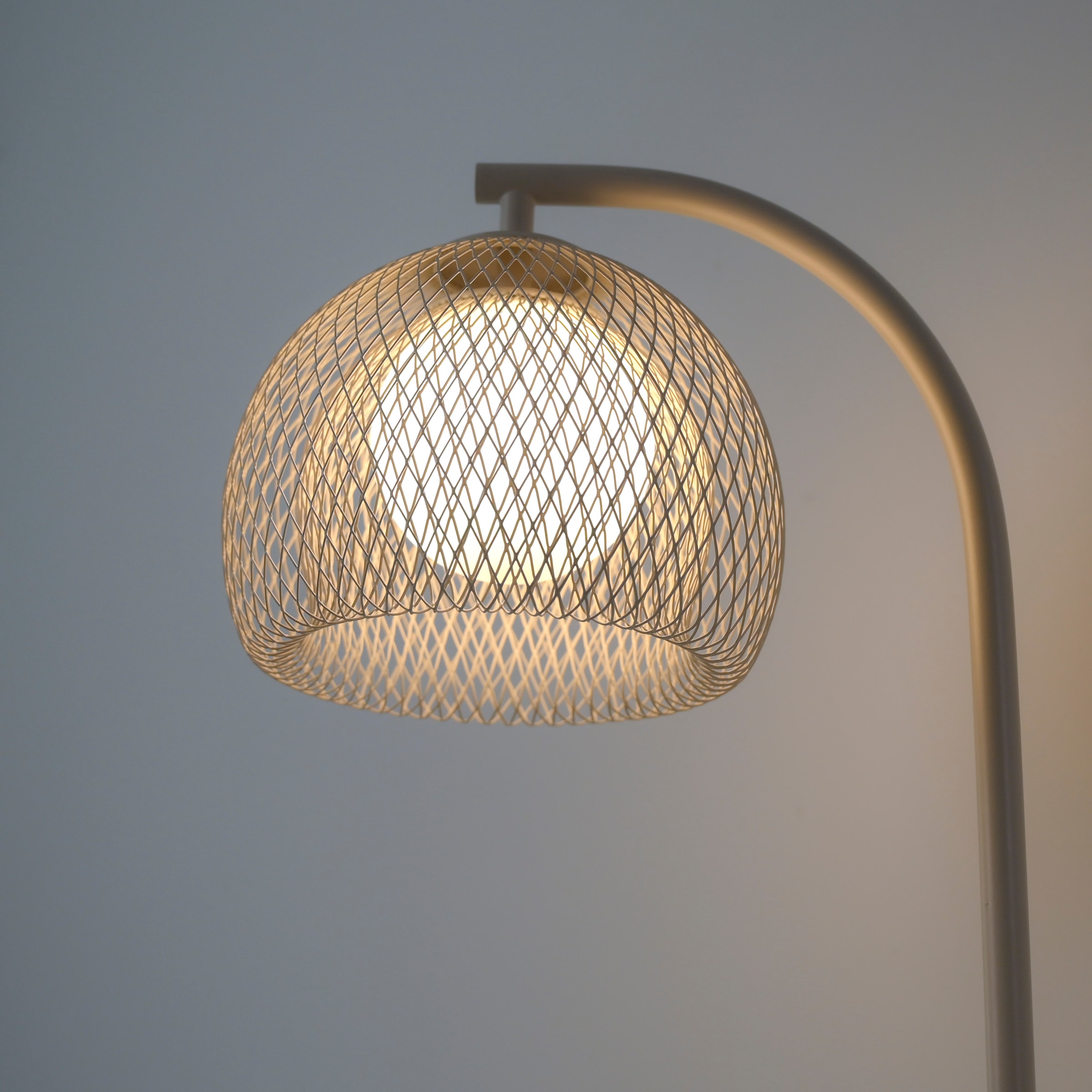 SCHÖNER WOHNEN-Kollektion Tischleuchte »MESH« G9 1 Stk. Modernes Design, sanftes Licht & stilvolle Sandbrise-Optik