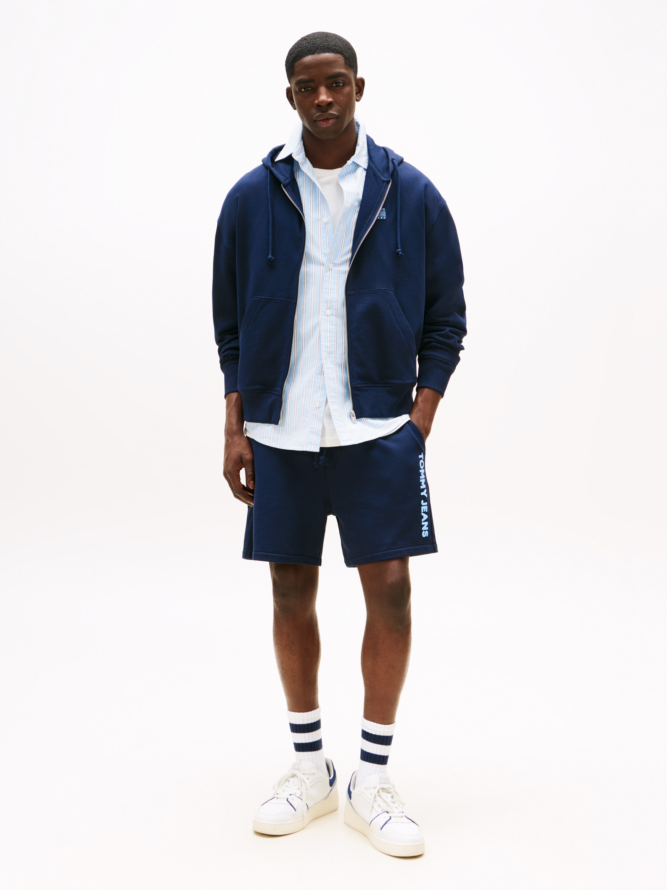 Tommy Jeans Kapuzensweatjacke "TJM CRP NEW CLASSICS ZIP THR" Mit Rundhalsau günstig online kaufen