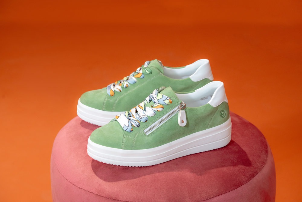 Plateausneaker REMONTE, Damen, Gr. 39, grün, weiß, Veloursleder, unifarben mit Farbeinsatz, Schuhe Plateausneaker, Freizeitschuh, Halbschuh, Schnürer mit Wechselfußbett 3