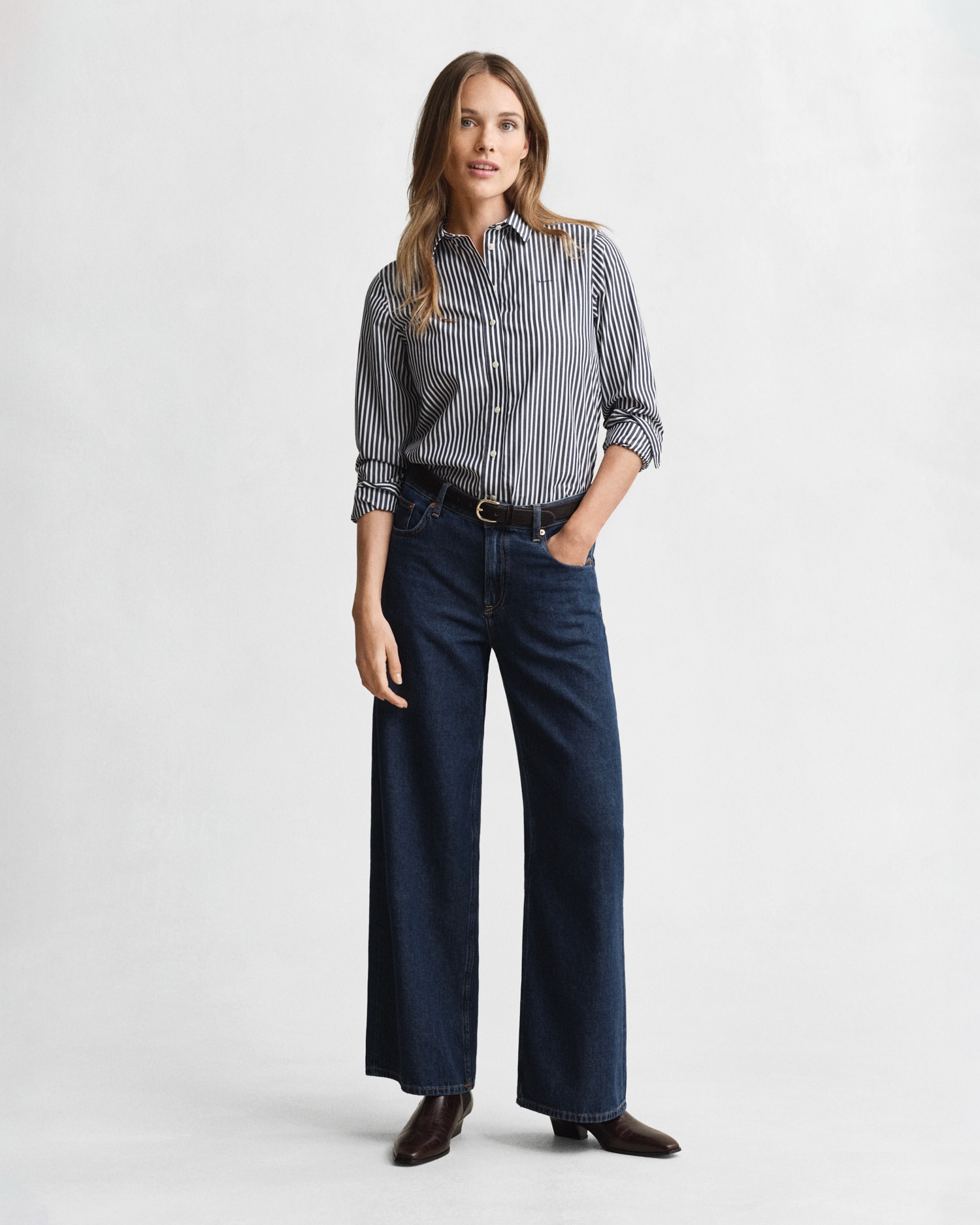 Gant Hemdbluse »REG POPLIN STRIPED SHIRT« mit einer kleinen Logostickerei auf der Brust