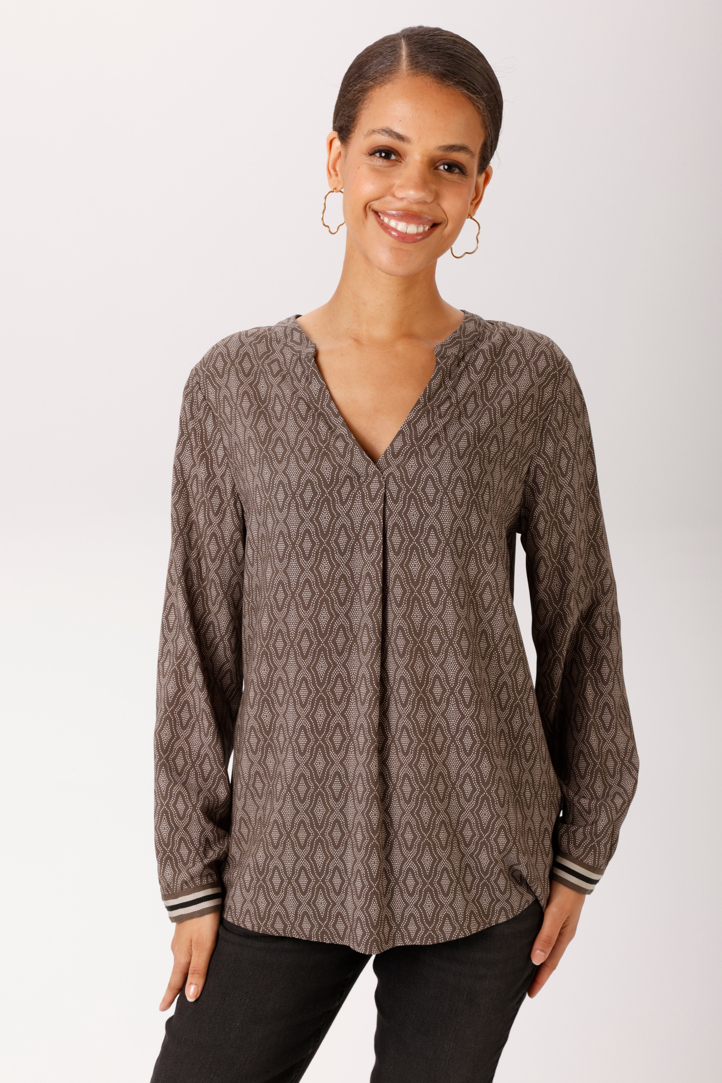 Aniston CASUAL Schlupfbluse mit fantasievollem, grafischen Druck - NEUE KOLLEKTION