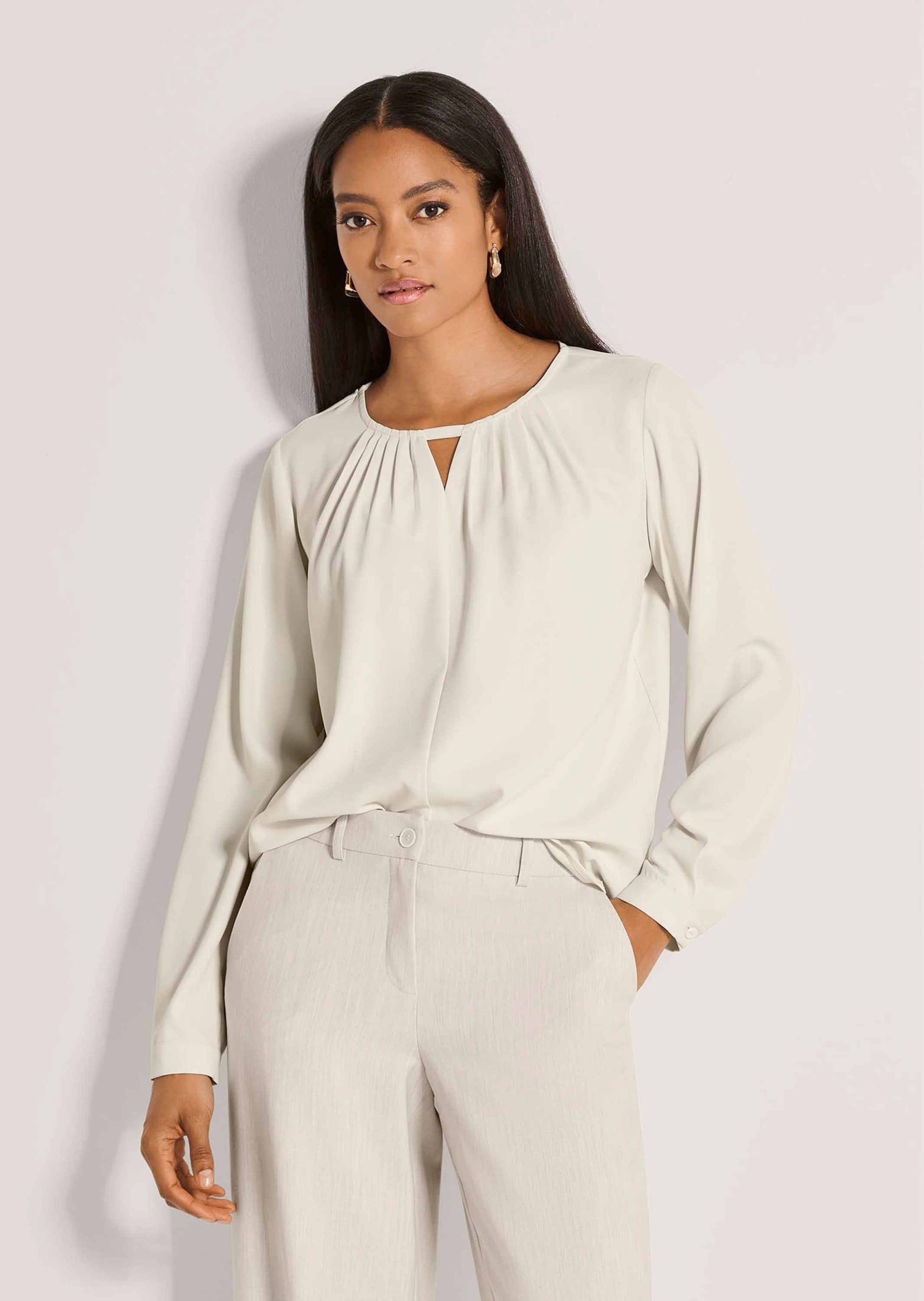 MADELEINE Schlupfbluse »Bluse Schlupfbluse mit Cut-out und Rundhals«