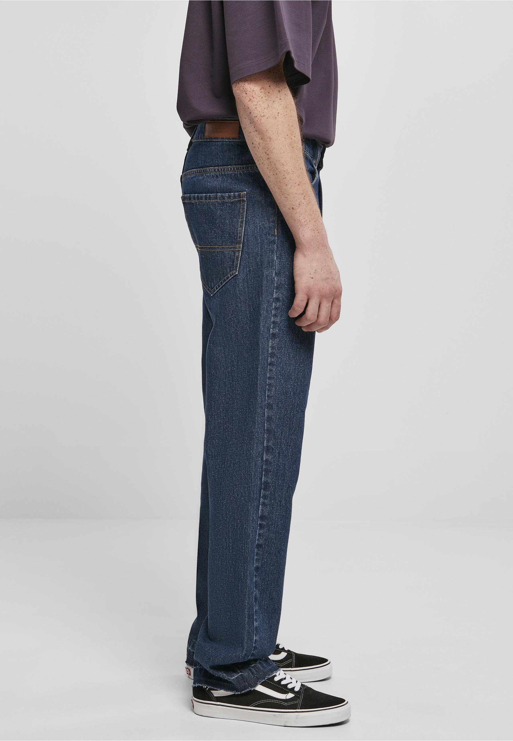 URBAN CLASSICS Bequeme Jeans »Urban Classics Herren Open Edge Loose Fit Jeans« 1 Stk.