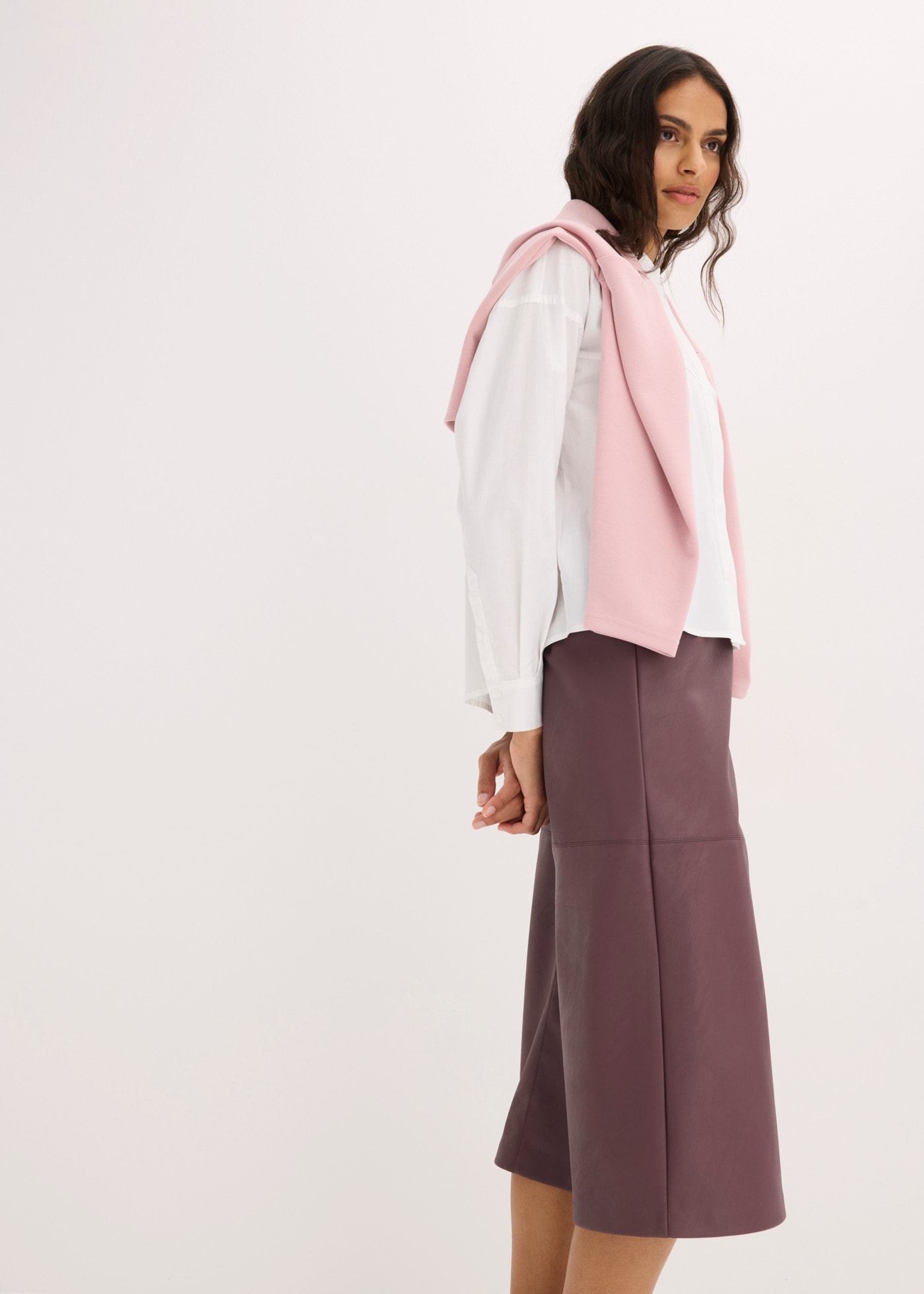 bonprix Midirock aus Lederimitat, Regular Fit, Midi-Länge, eleganter Stil