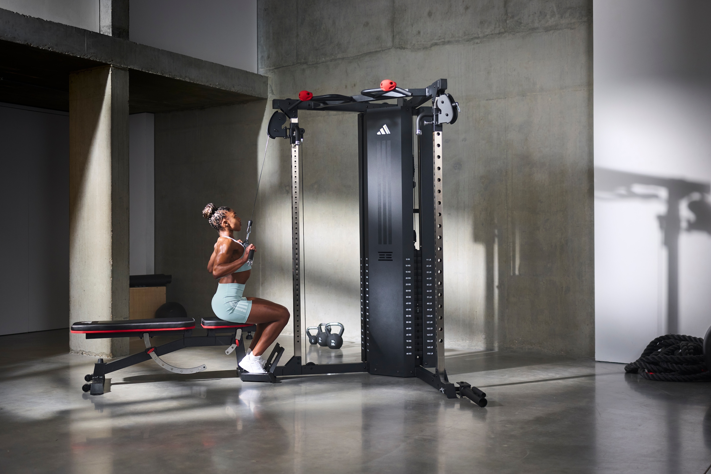 adidas Performance Trainingsstation »adidas Cable Crossover - Kabelzugstation mit Rack« 2 Gewichtsblöcke 2×80 kg Kabelzug, Rack, 40-fach verstellbar & Landmineen)