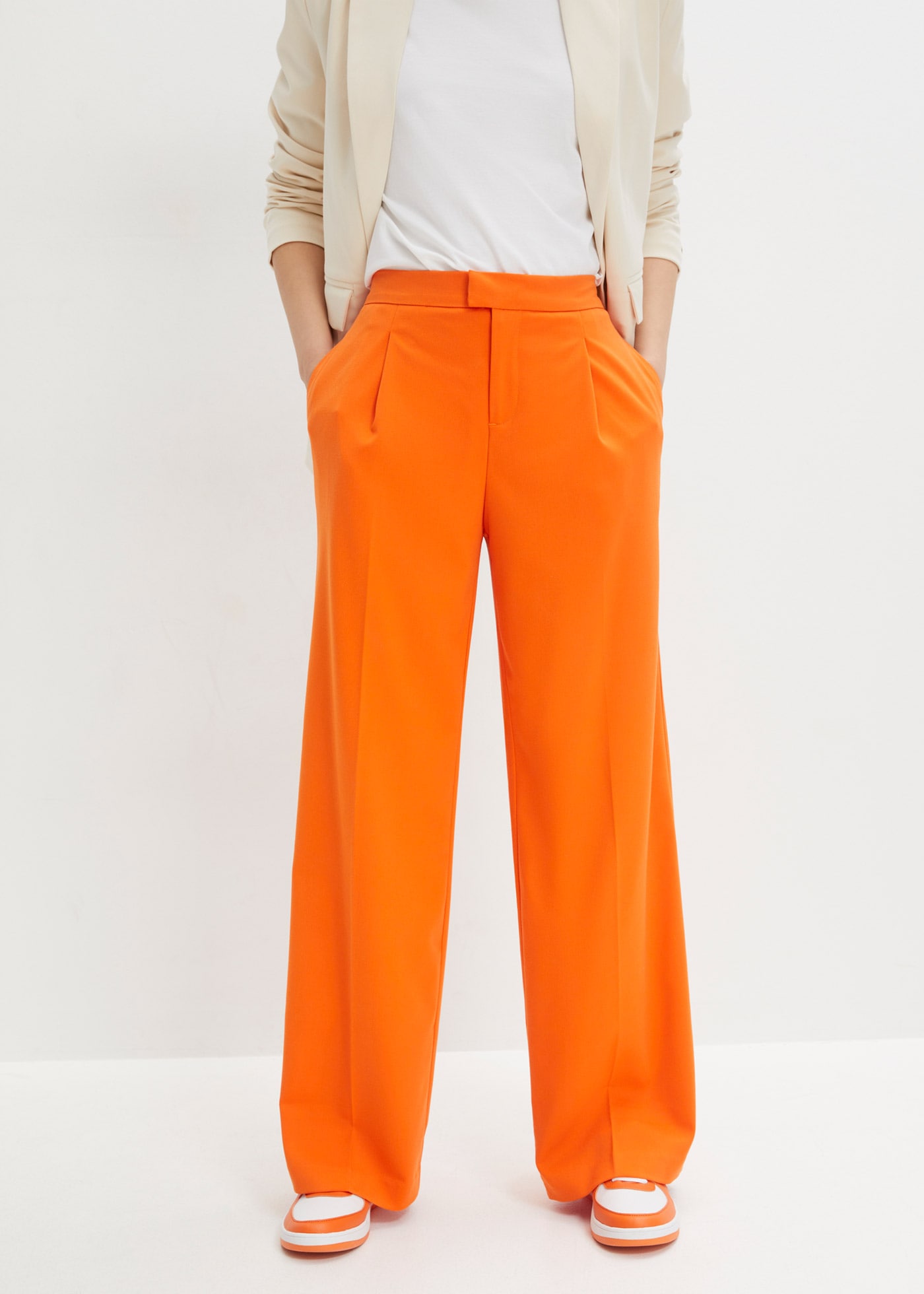 bonprix Bundfaltenhose "Bundfaltenhose" aus Polyester, Viskose und Elasthan, Loose Fit, festlicher Stil
