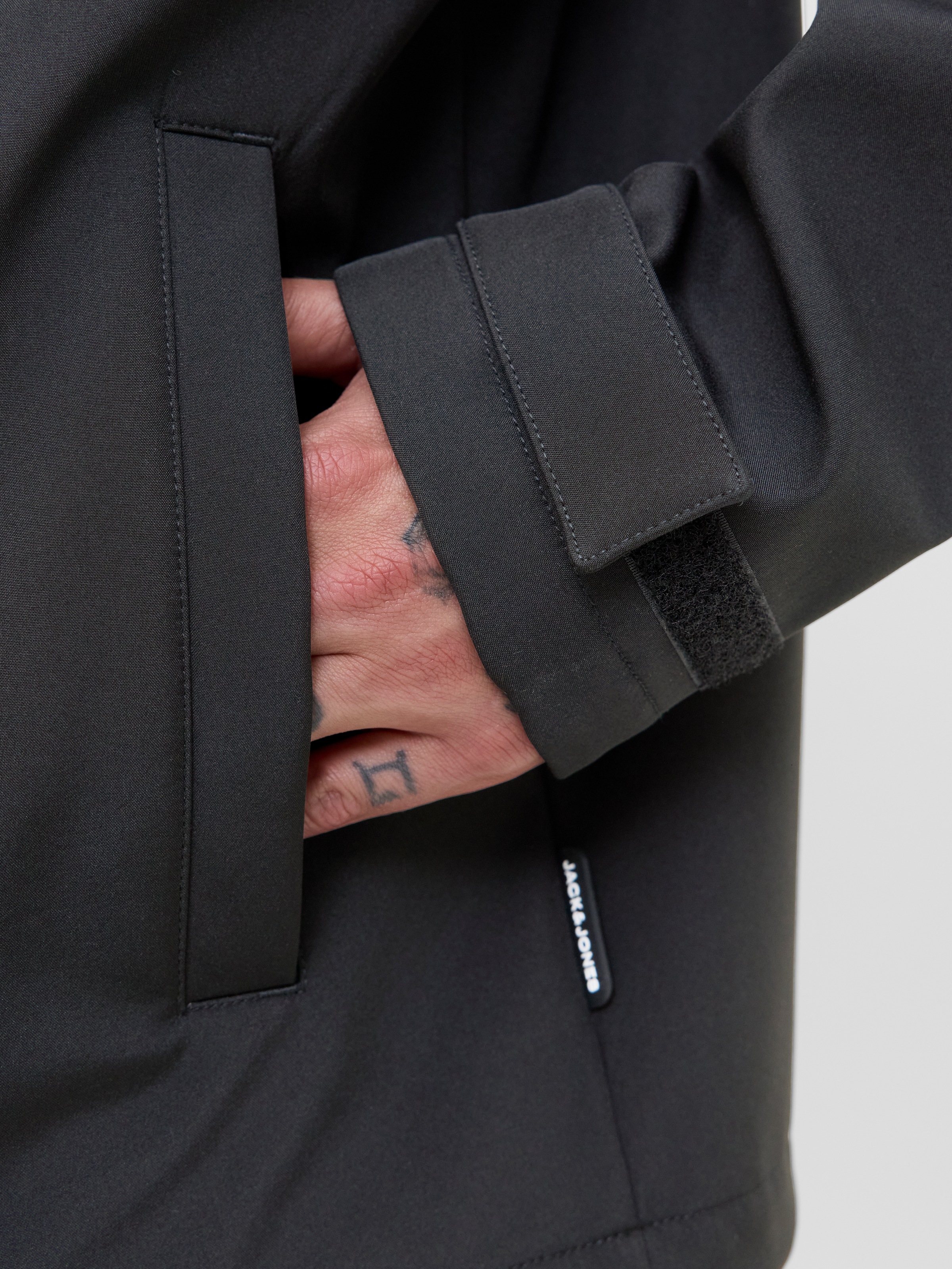 Thumbnail - Jack & Jones Softshelljacke "JJTHATCHER SOFTSHELL HOOD" mit Kapuze