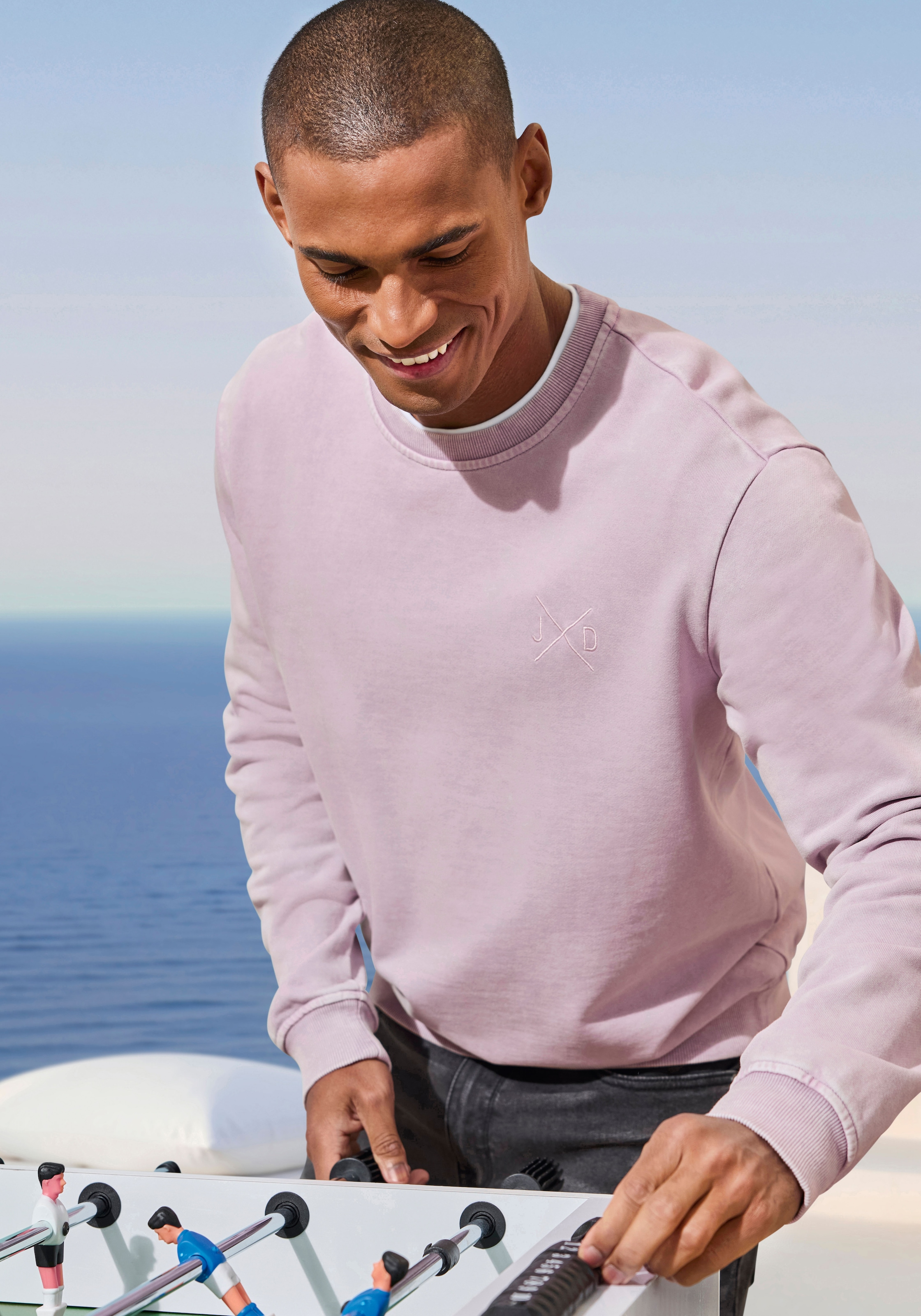 John Devin Sweatshirt, Pullover mit besonderer Waschung, kleine Logosticker günstig online kaufen