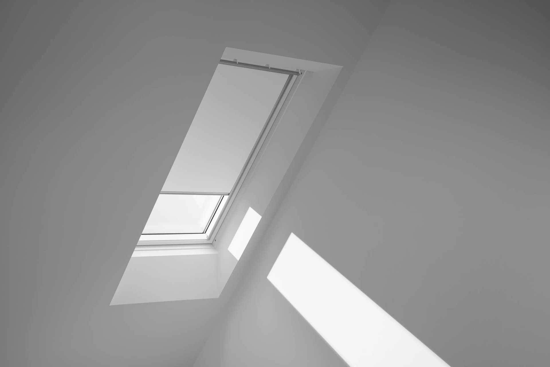 Velux Verdunklungsrollo "Dkl 1025S" Verdunkelnd Ohne Bohren In Führungsschienen Stoff Weiß Mit Weißen Führungsschienen & Griffleiste