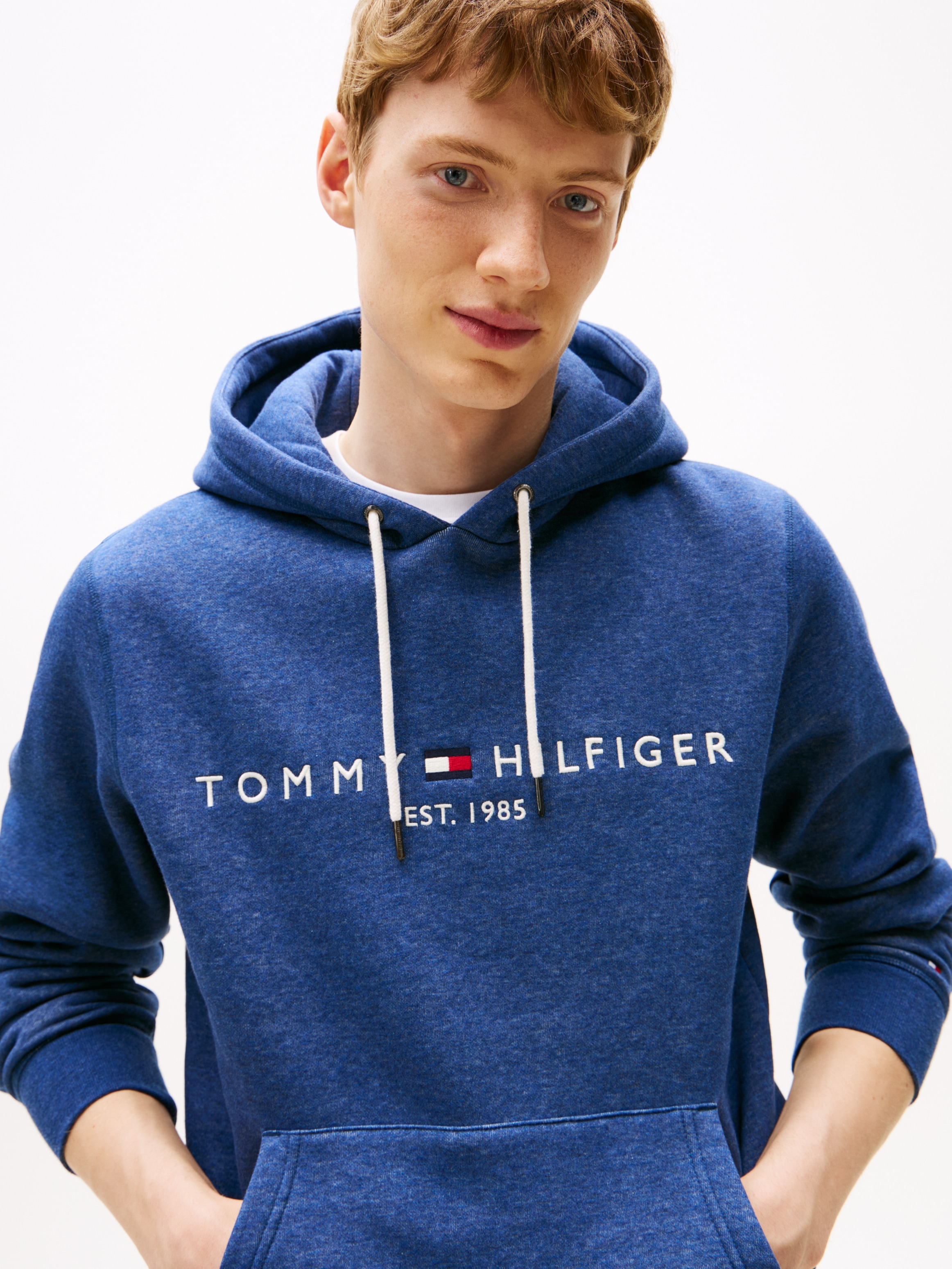 Tommy Hilfiger Kapuzensweatshirt »TOMMY LOGO HOODY mit Kapuze und Kängurutasche«, unifarben, casual, regular fit, Baumwollmix, Kapuze