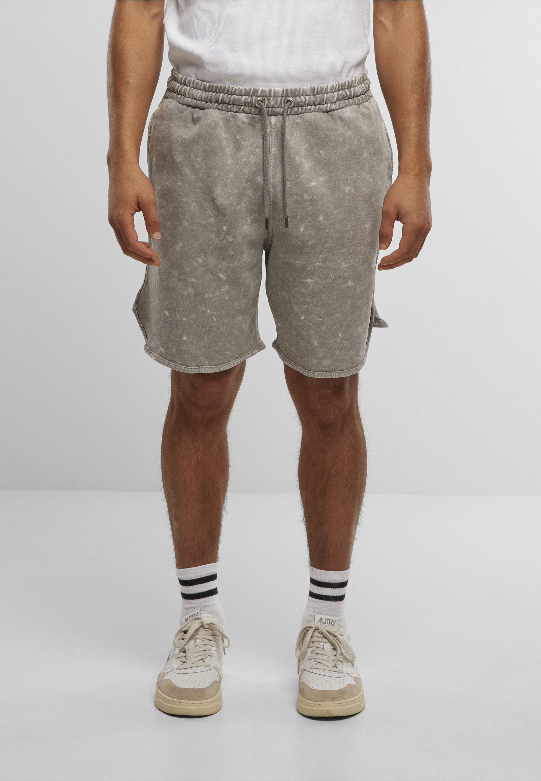 URBAN CLASSICS Sweatshorts »Urban Classics Washed Piped Shorts«