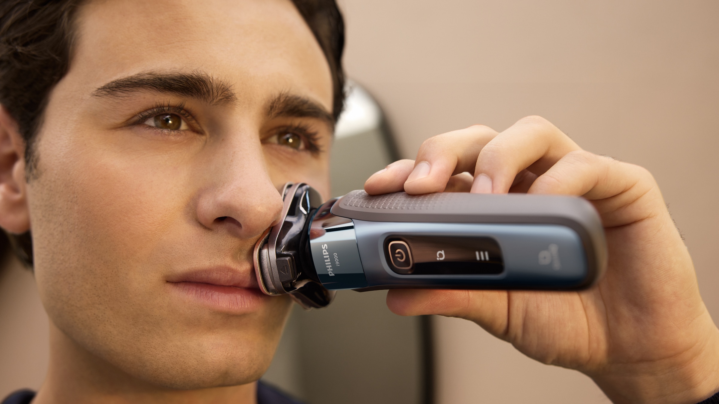 Philips Elektrorasierer »Series i9000 X9001/10«, integrierter Präzisionstrimmer, mit SkinIQ Technologie, inkl. Reiseetui