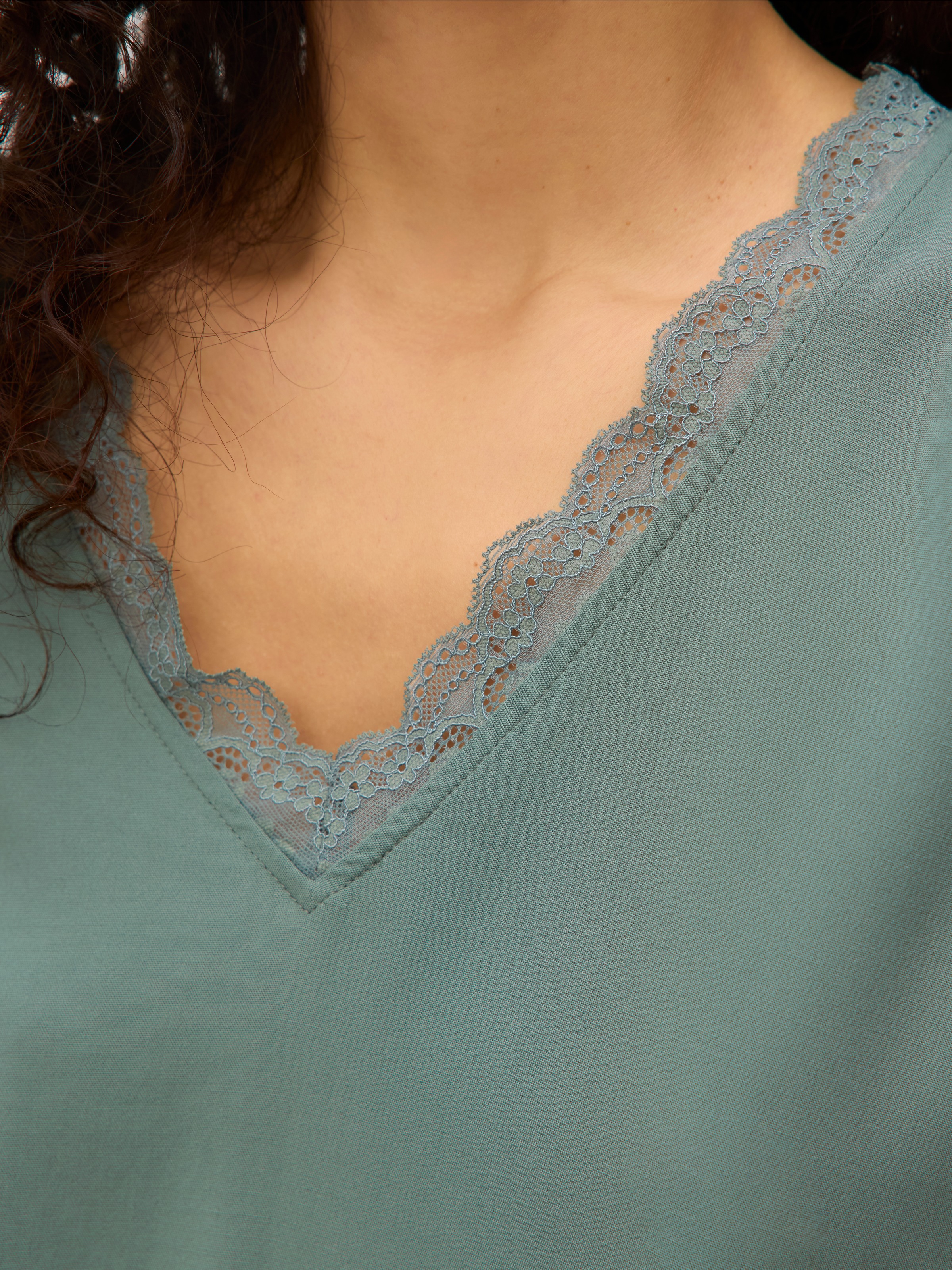 Thumbnail - Vero Moda Blusentop "VMBELLA SL LACE TOP WVN GA NOOS" Viskosemischung