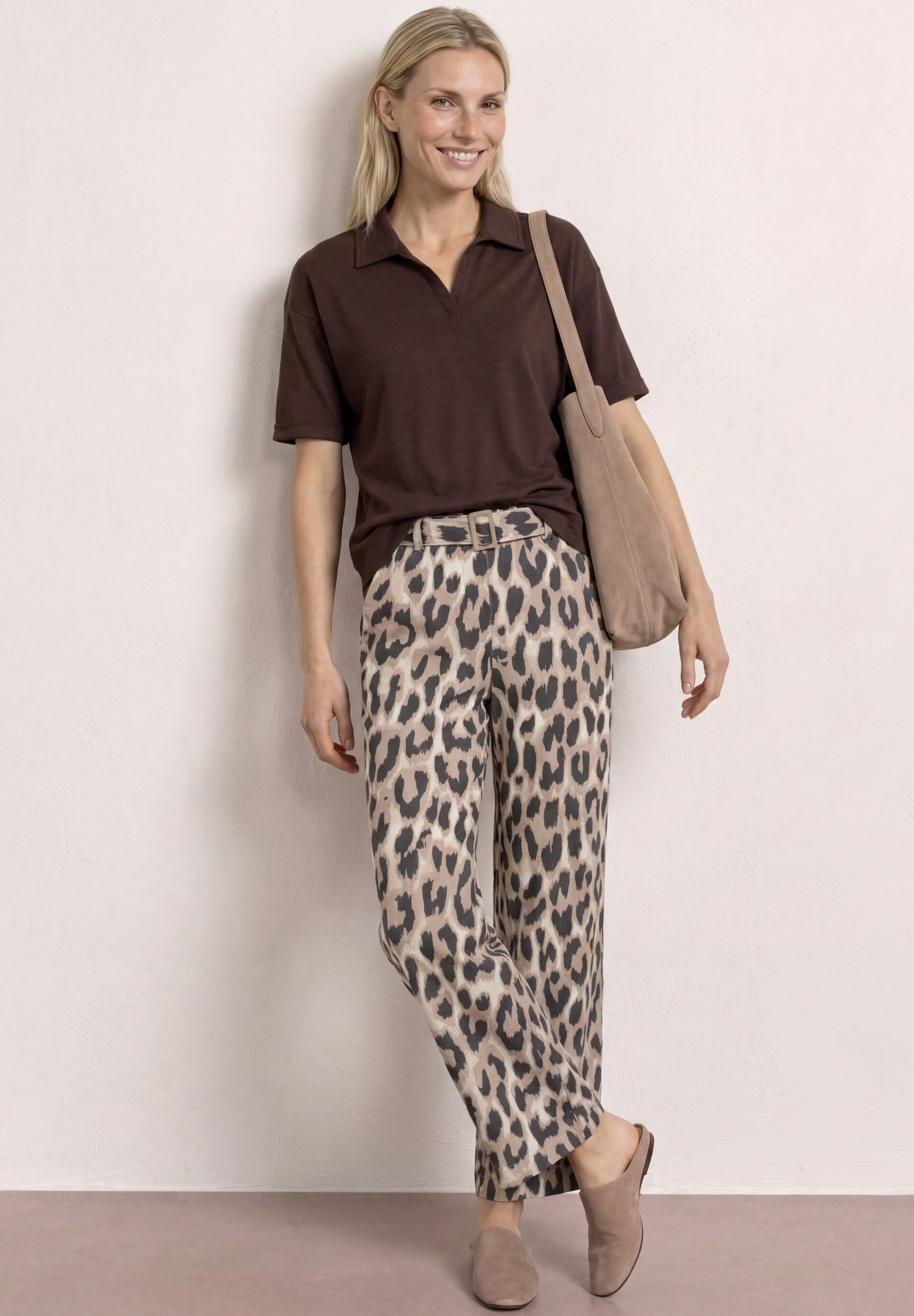 STREET ONE Stoffhose  mit Gürtel und Leo-Print