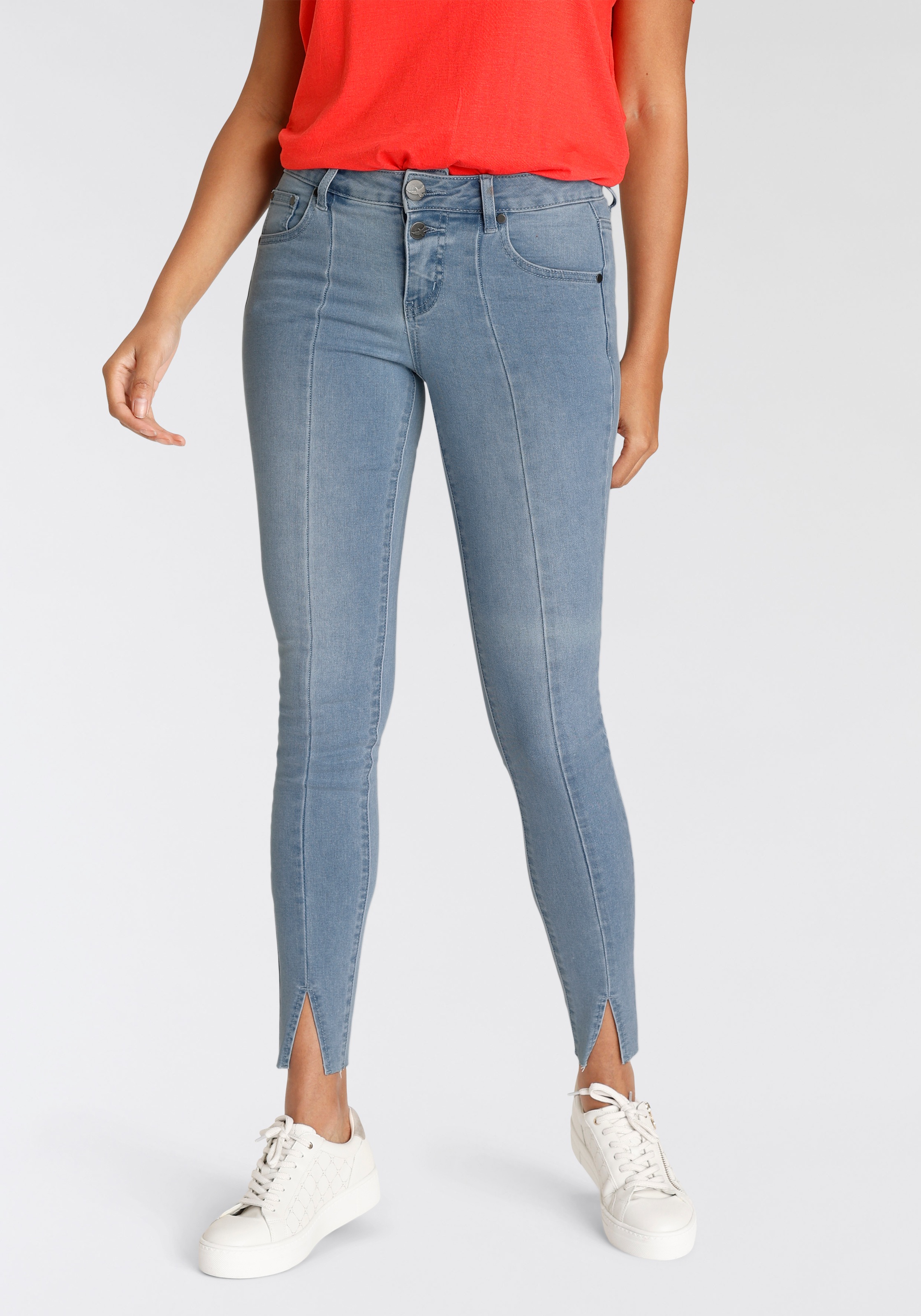 Jeans für Damen shoppen | COUTURISTA Shop