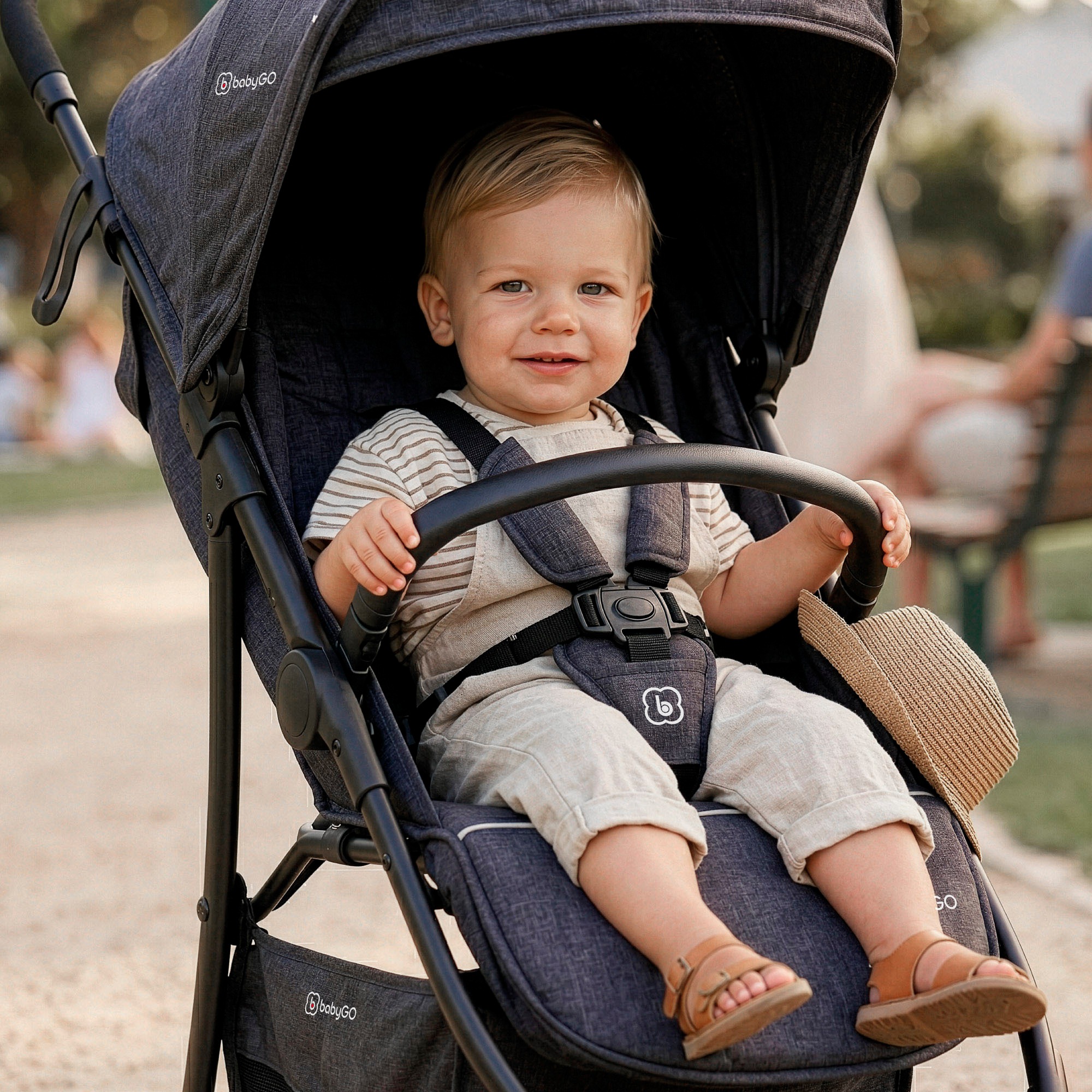 BabyGo Kombi-Kinderwagen »Style - 3in1« inkl. Babyschale mit Adaptern u. Wickeltasche
