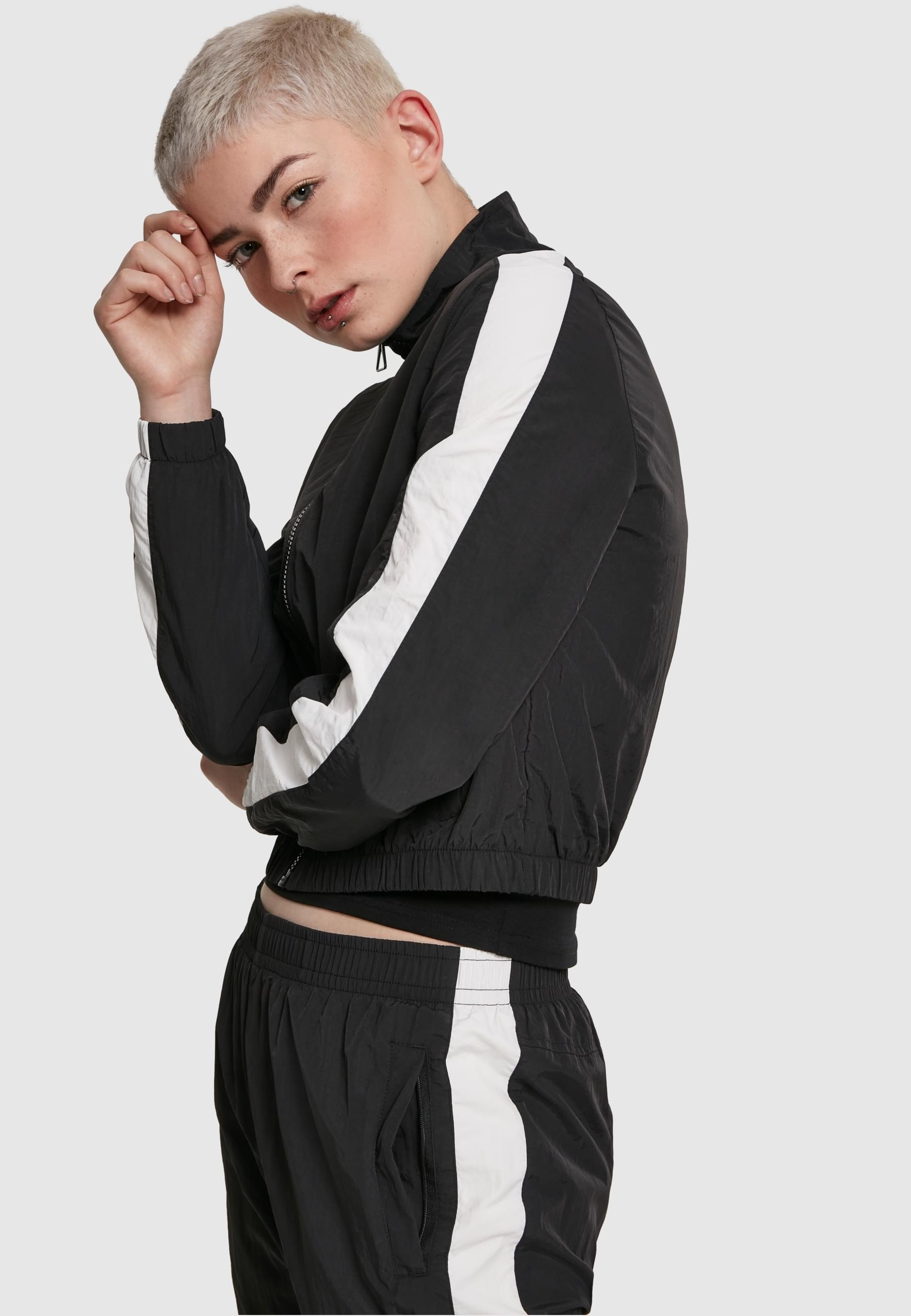 URBAN CLASSICS Allwetterjacke »Urban Classics Damen Ladies Short Striped Crinkle Track Jacket«, (1 St.), ohne Kapuze