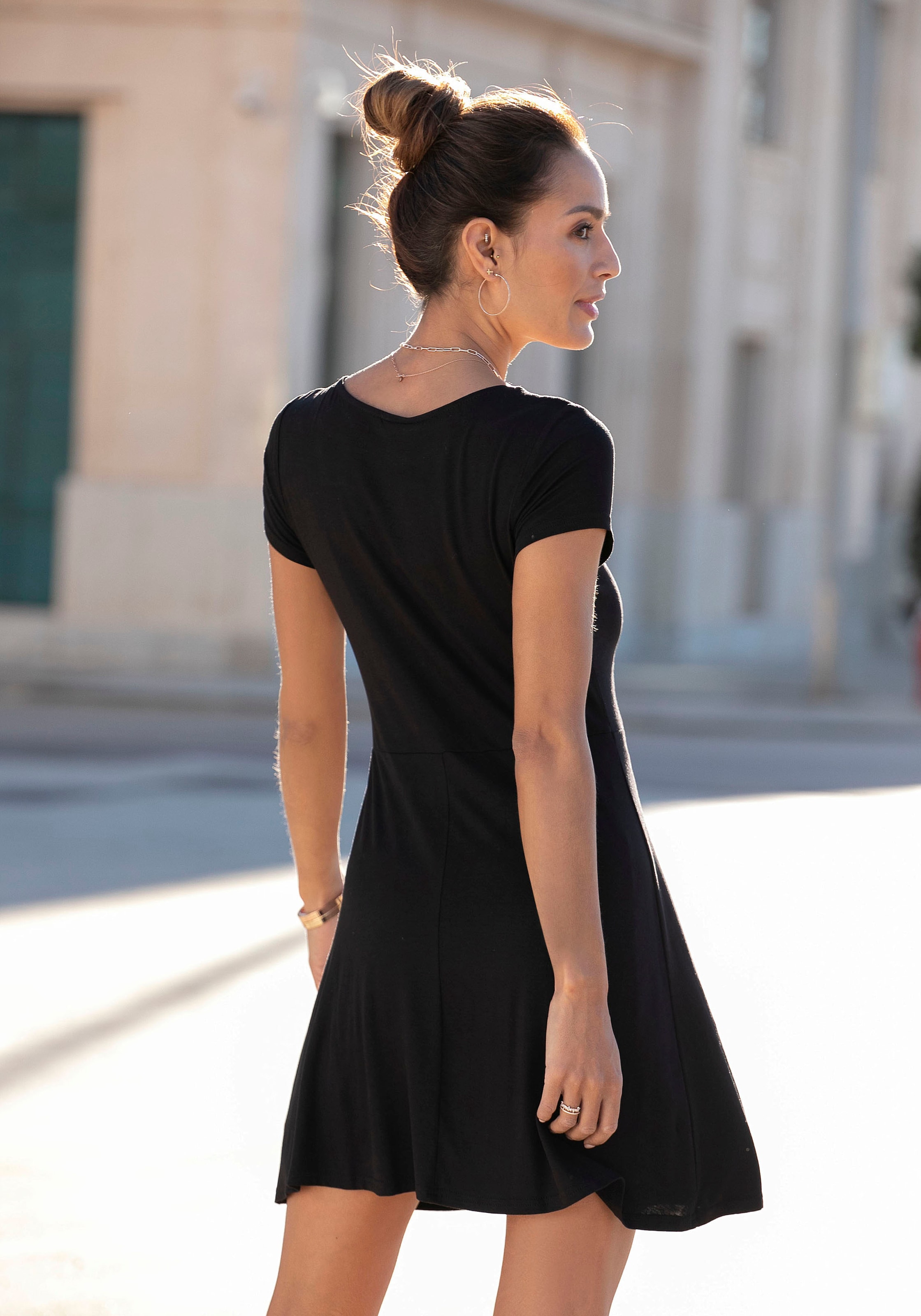 LASCANA Sommerkleid, mit Zierbändern am Ausschnitt kaufen | BAUR