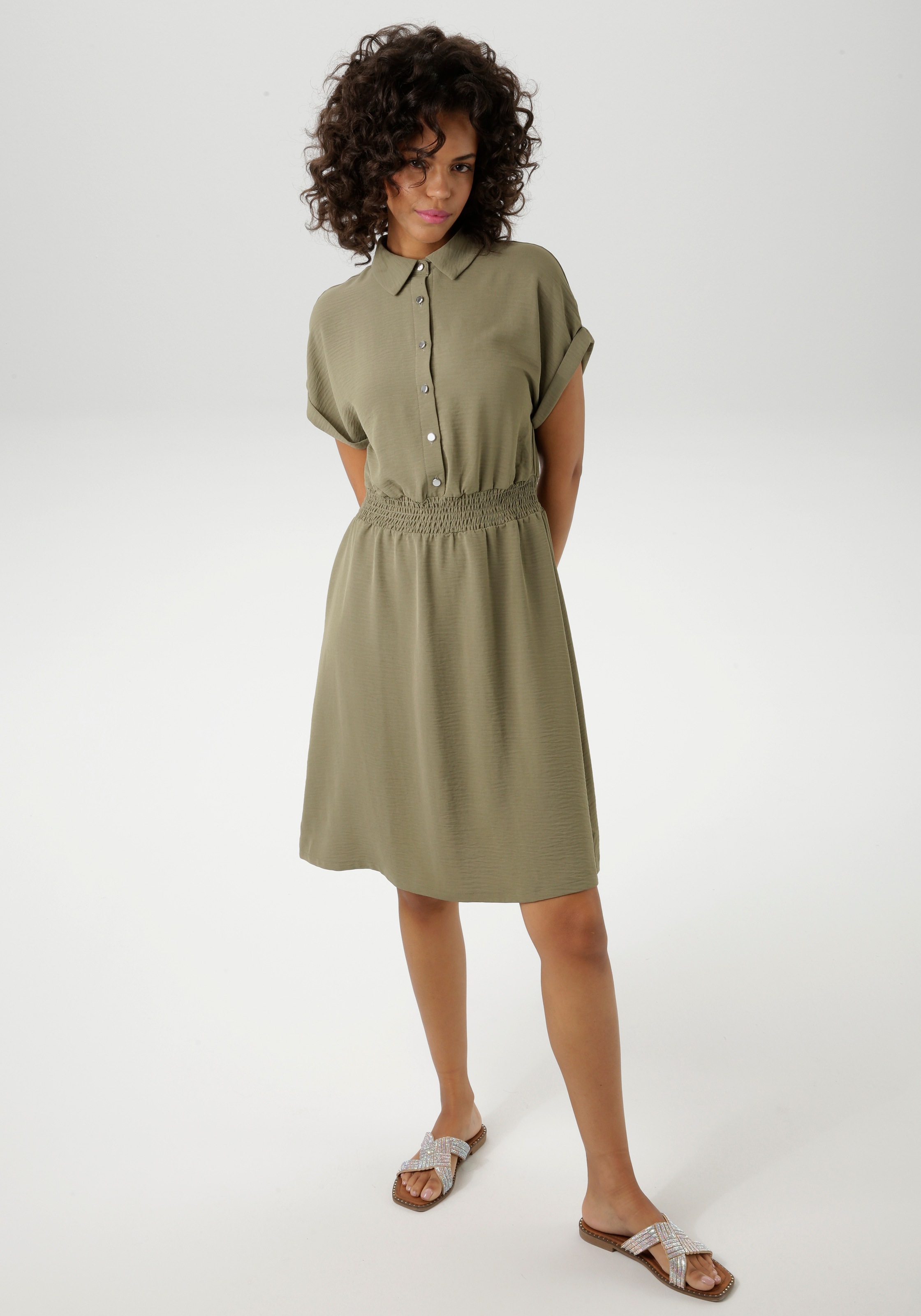 Aniston CASUAL Sommerkleid, mit Smokbündchen in der Taille günstig online kaufen