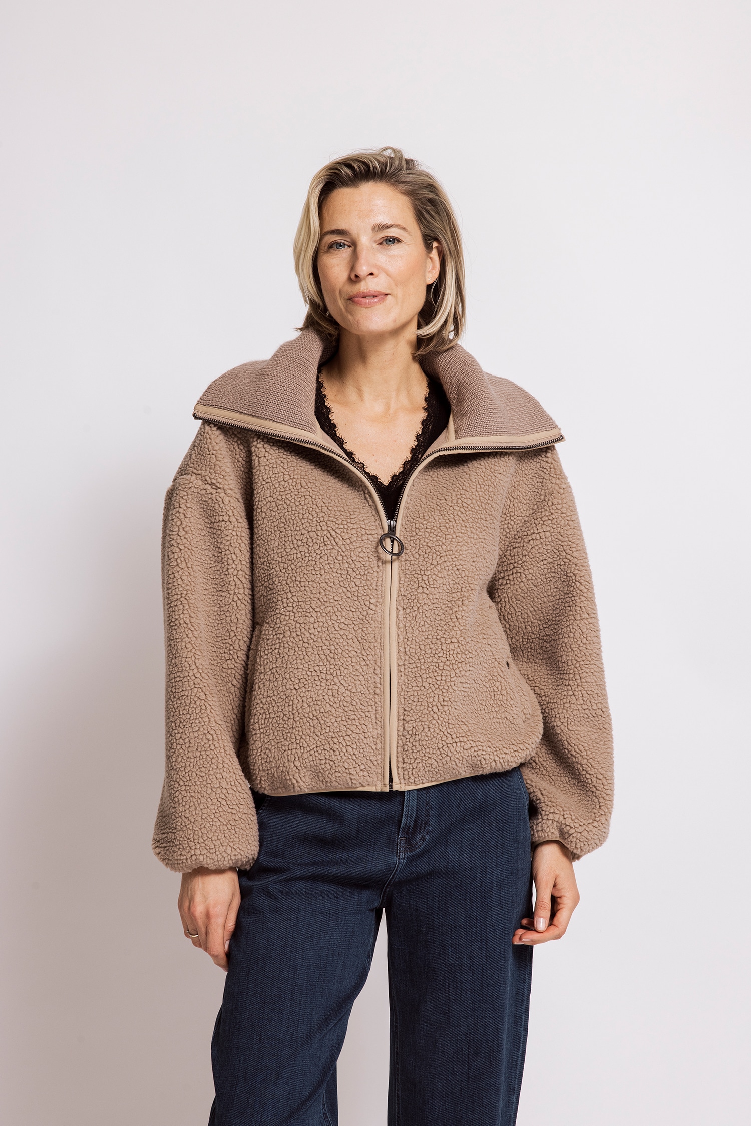 "Kurzblazer ZHRILL ""ZIRA"", Damen, Gr. L, beige (sand), Web, Obermaterial: 100% Polyester, unifarben, lässig geschnitten hüftlang, Rundhals