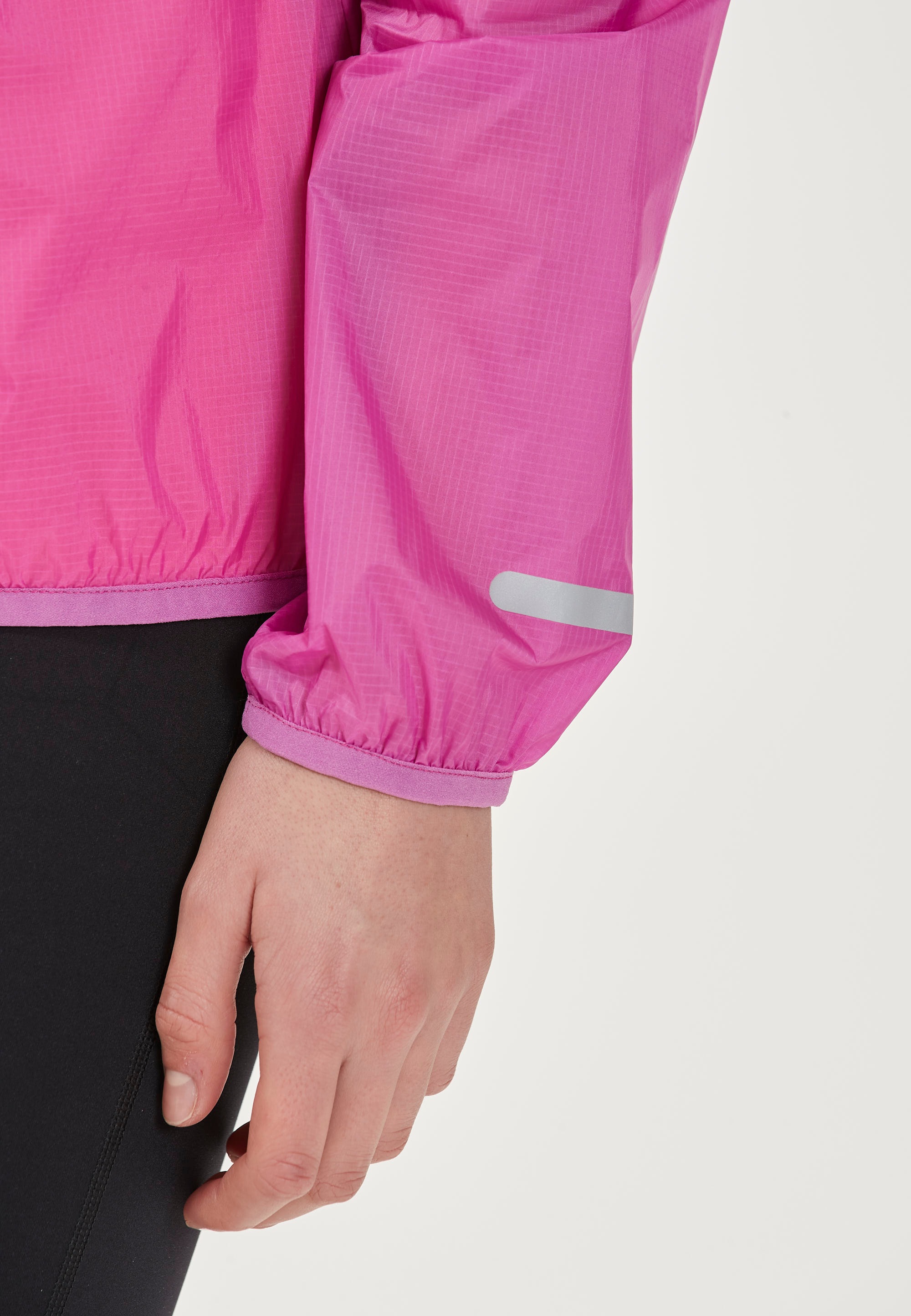 ENDURANCE Softshelljacke »IMMIE W Packable«, extra leicht mit kleinem Packmaß