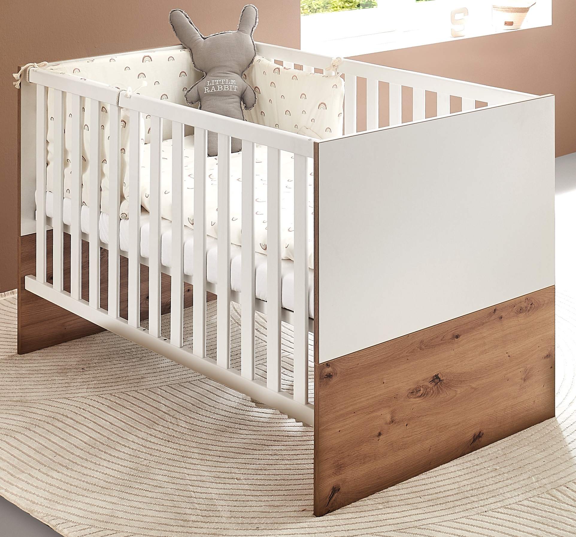 arthur berndt Babymöbel-Set »Babyzimmer Set »Maxim« 2-teilig«, (Spar-Set, 2 tlg., Babymöbel-Set »Maxim« bestehend aus Kinderbett und Wickelkommode), Gedämpfte Türen und Schubkästen