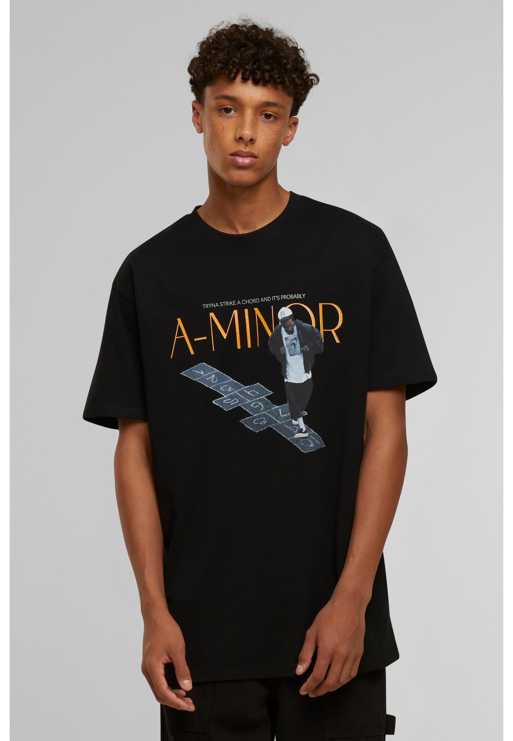 Upscale by Mister Tee T-Shirt »Upscale by Mister Tee A-Minor Oversize Tee«, (1 tlg.)