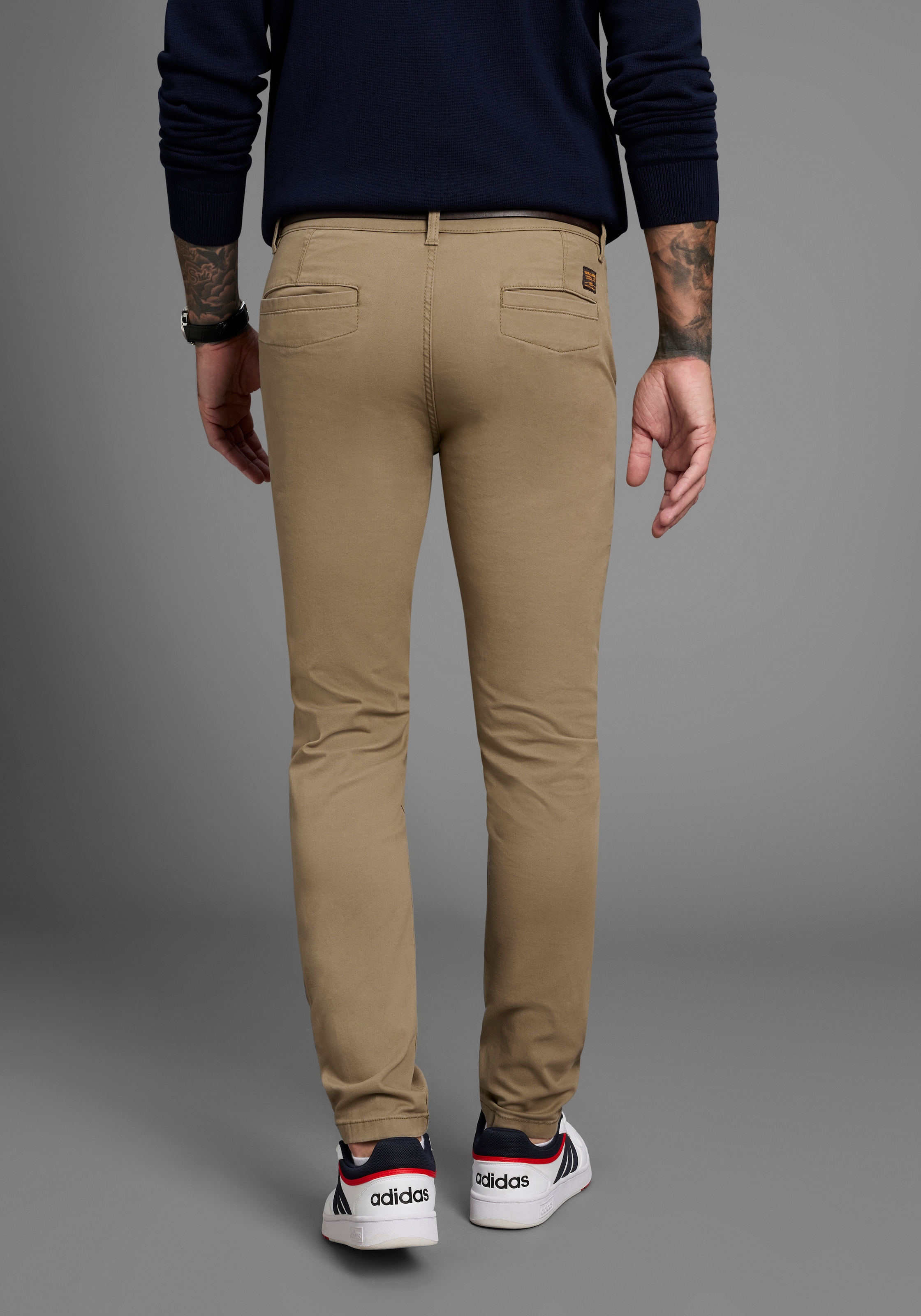 Bruno Banani Chinohose, (Set, mit abnehmbarem Gürtel)