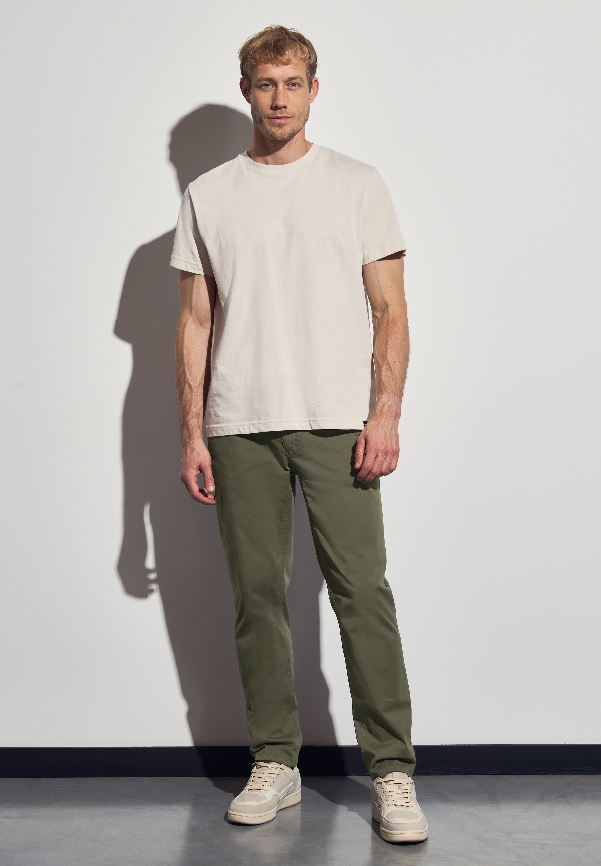 STREET ONE MEN Chinohose, aus Baumwolle mit Stretchanteil
