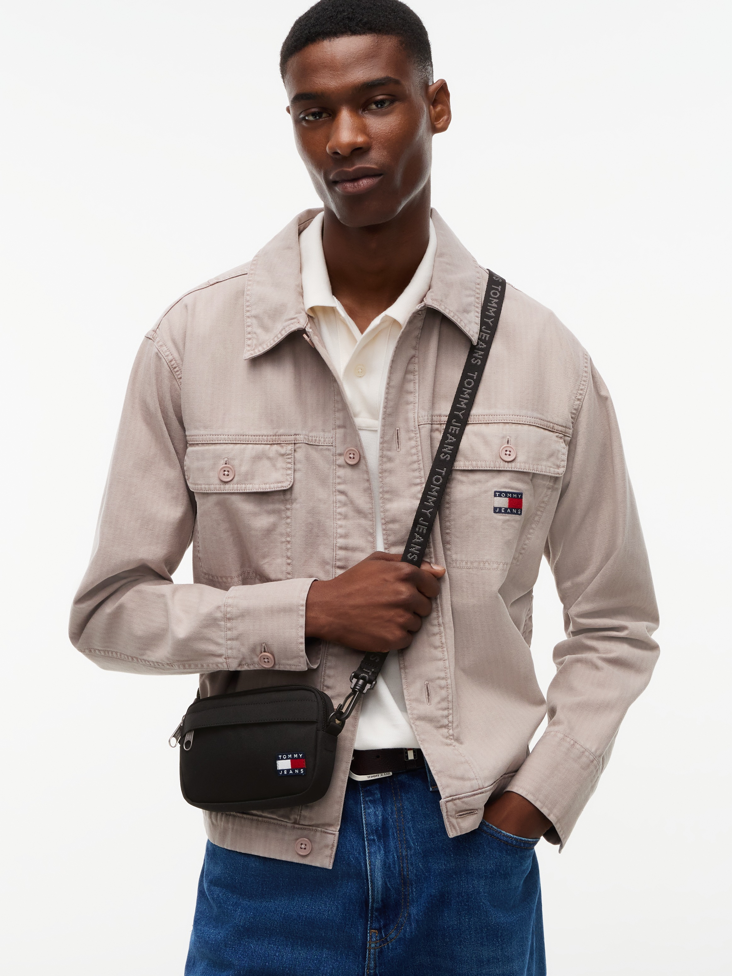 Tommy Jeans Mini Bag »TJM ESS DAILY SACOCHE« Unisex Umhängetasche mit Logoflag